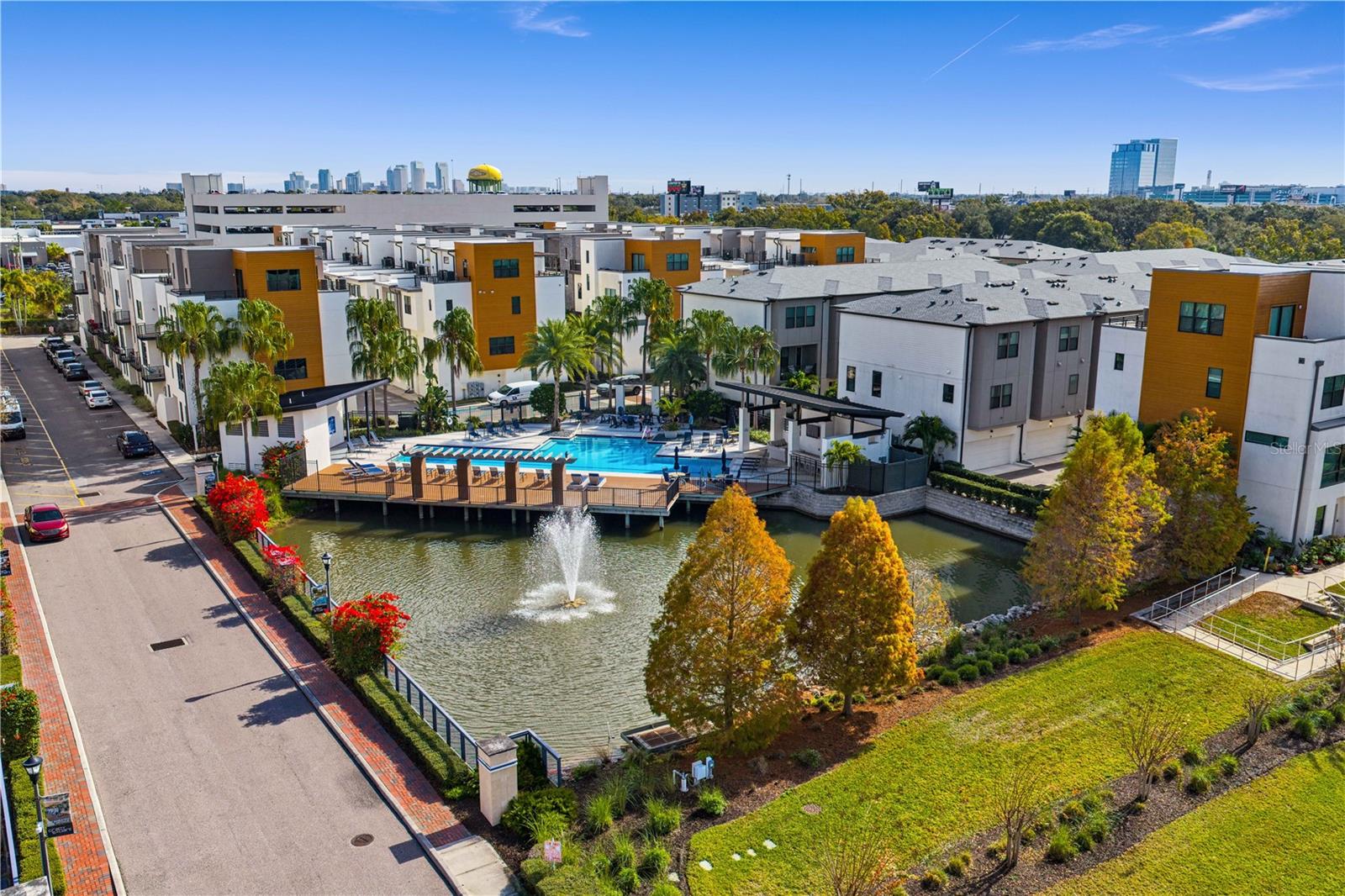 Listing photo id 24 for 2511 Grady Avenue 17