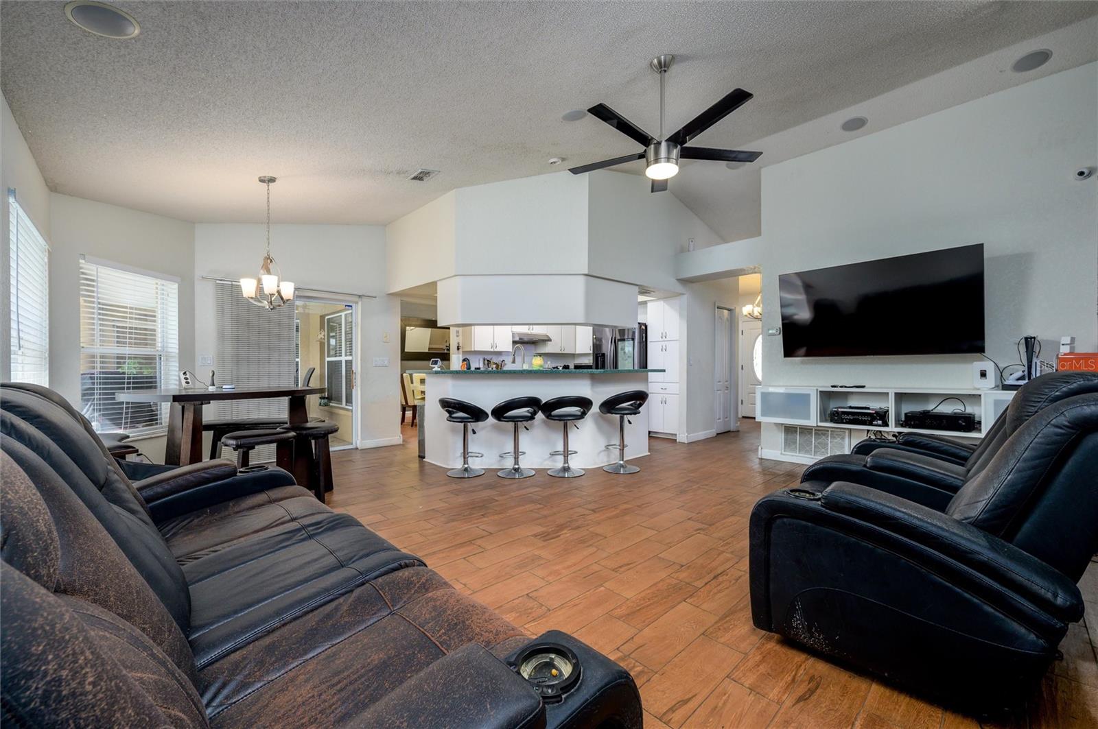 Image 11 of 36 For 10149 Briar Circle