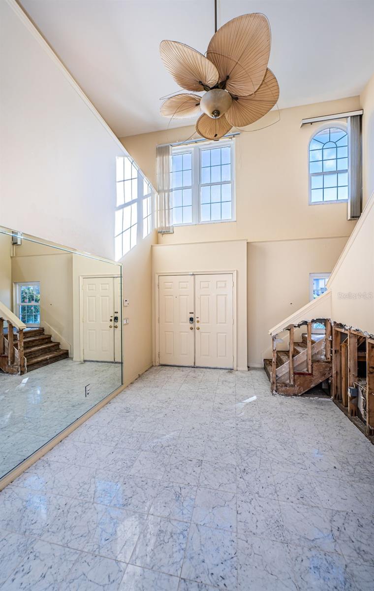 Image 14 of 71 For 30 Dolphin Drive