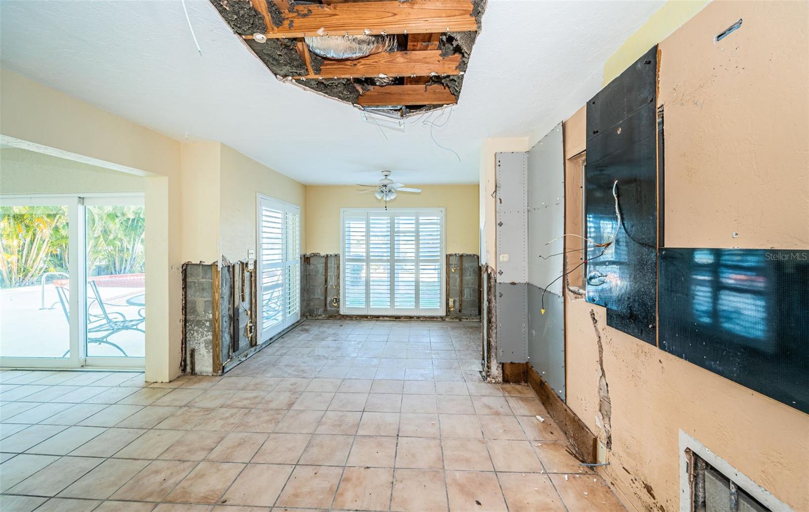 Image 22 of 71 For 30 Dolphin Drive