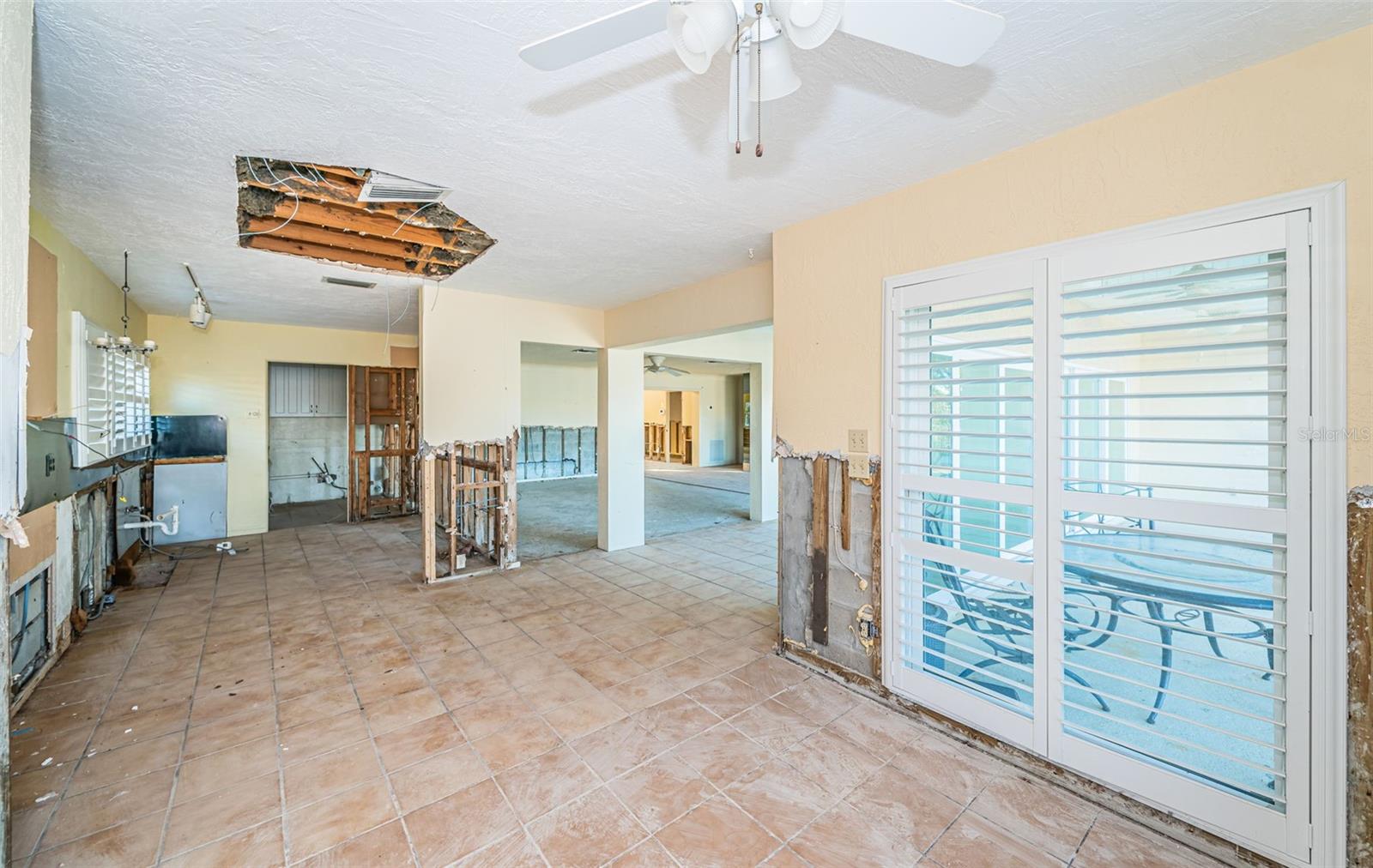 Image 24 of 71 For 30 Dolphin Drive