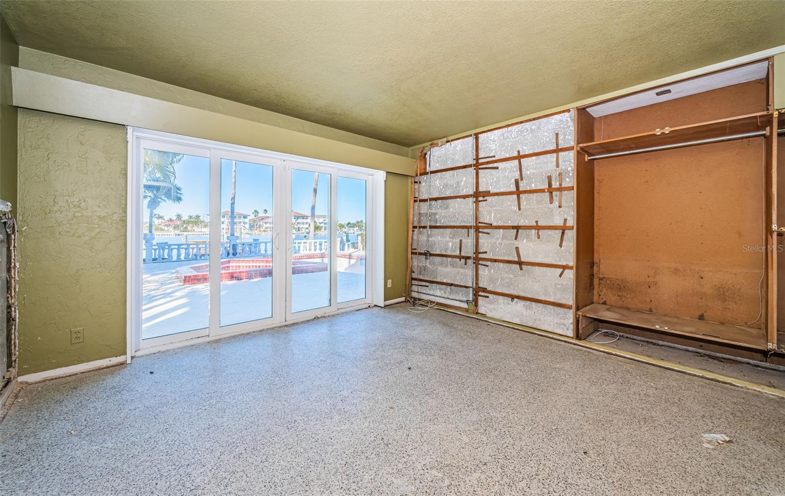 Image 25 of 71 For 30 Dolphin Drive