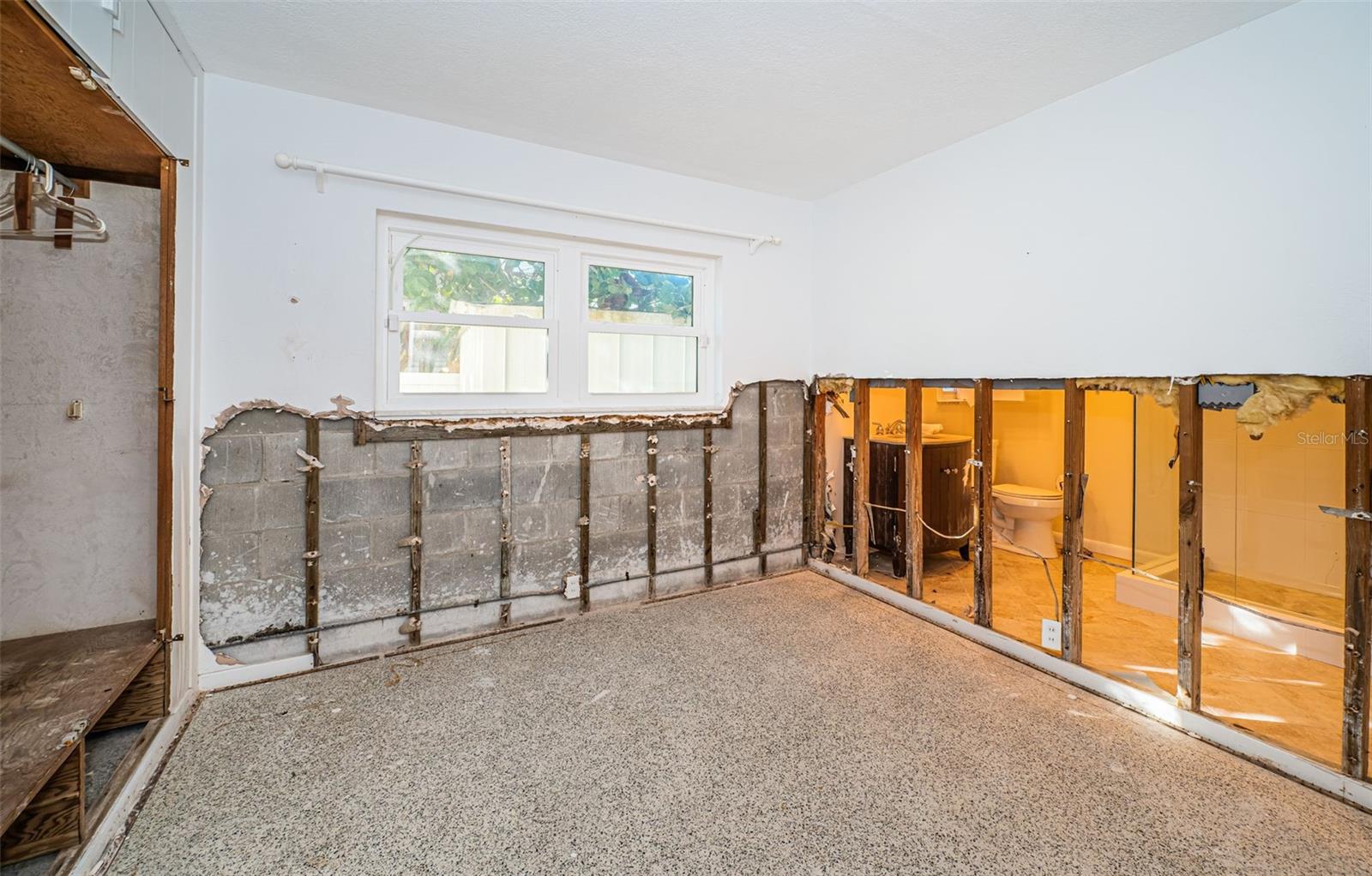 Image 29 of 71 For 30 Dolphin Drive