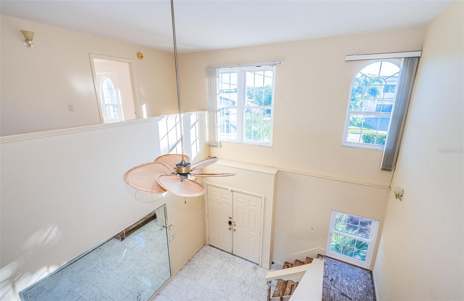 Image 31 of 71 For 30 Dolphin Drive