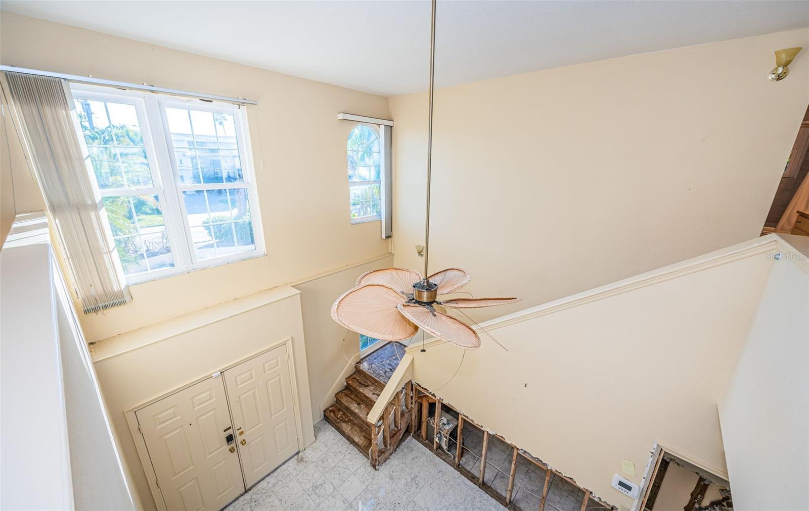 Image 32 of 71 For 30 Dolphin Drive