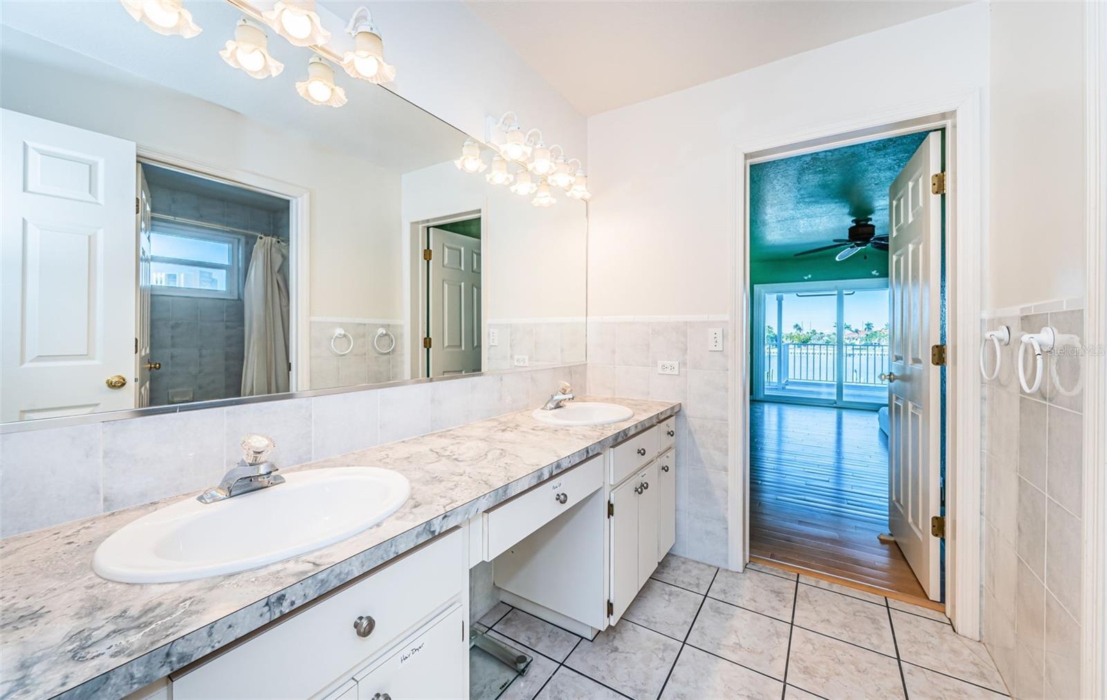 Image 39 of 71 For 30 Dolphin Drive