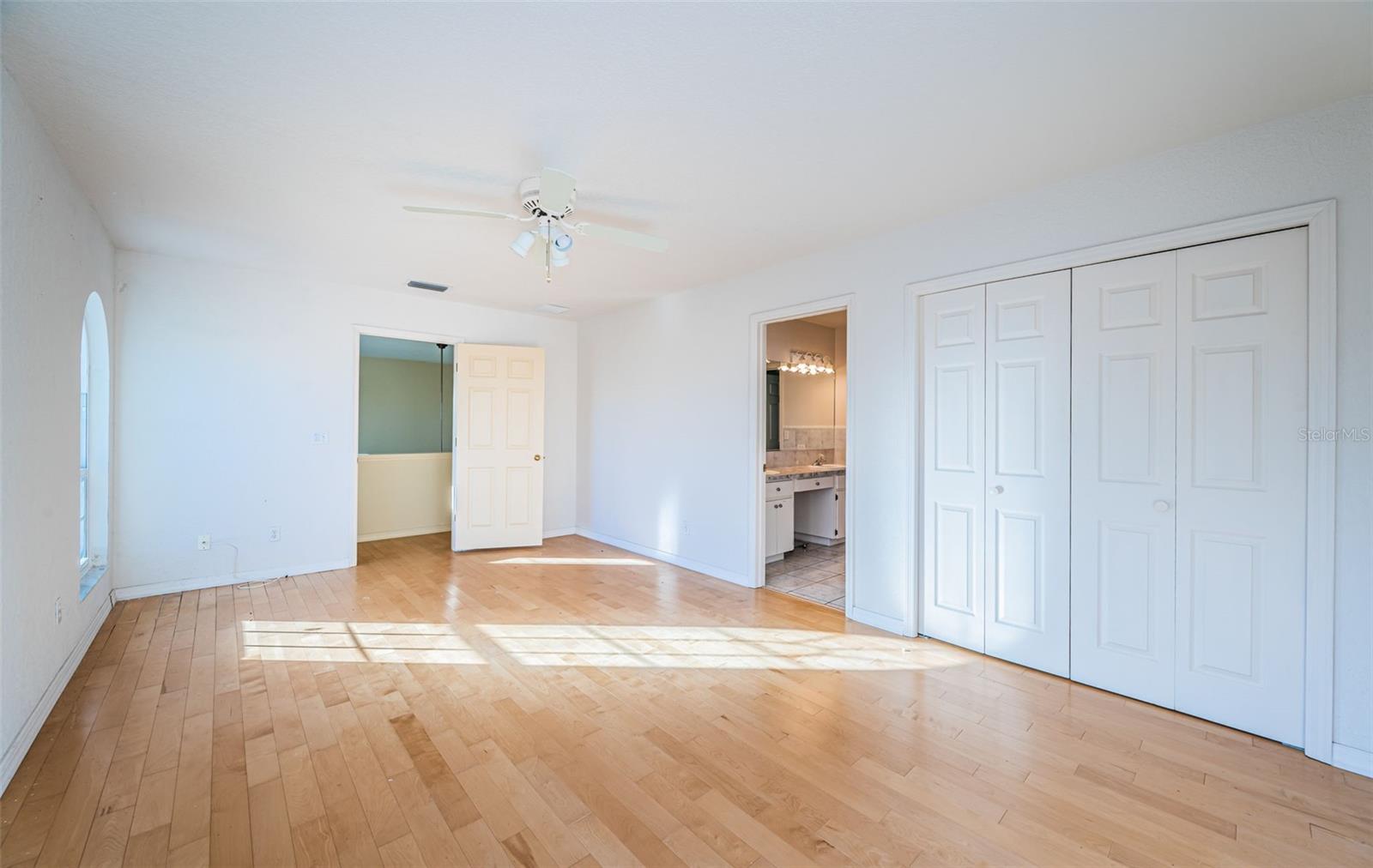 Image 43 of 71 For 30 Dolphin Drive