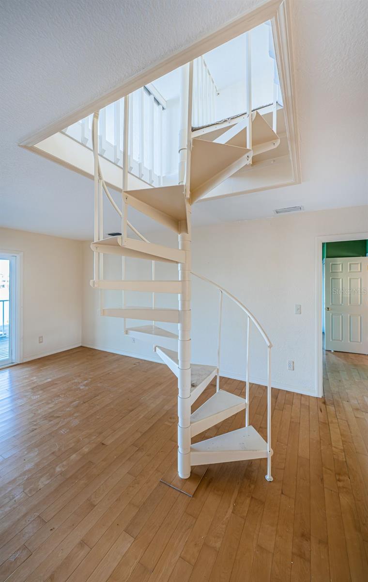 Image 52 of 71 For 30 Dolphin Drive