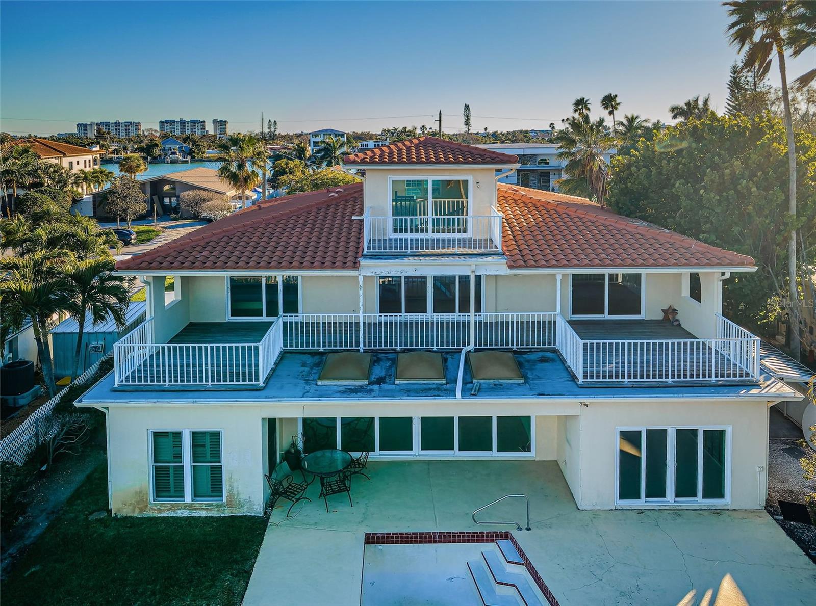 Image 58 of 71 For 30 Dolphin Drive