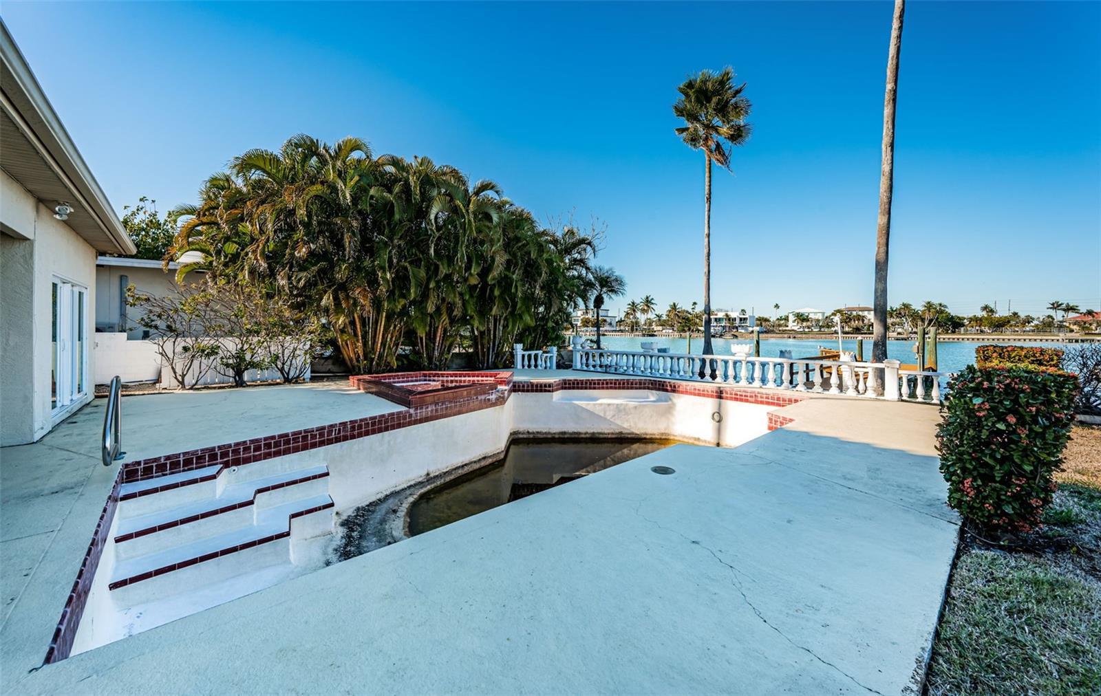 Image 60 of 71 For 30 Dolphin Drive