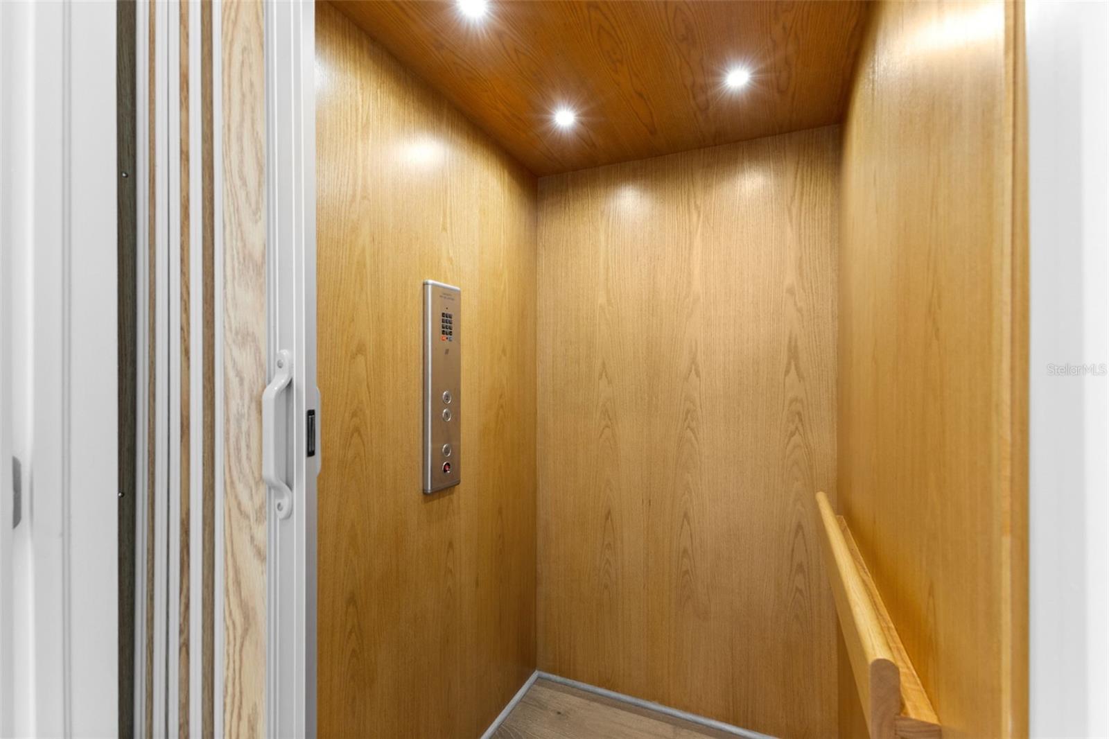 Listing photo id 25 for 850 Bay Point Drive