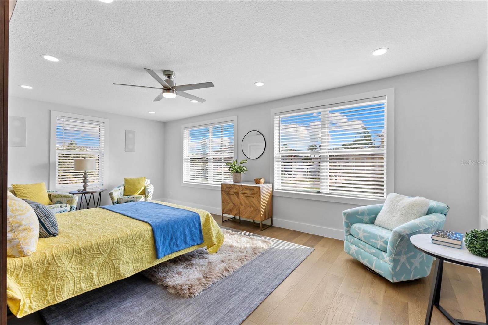 Listing photo id 26 for 850 Bay Point Drive