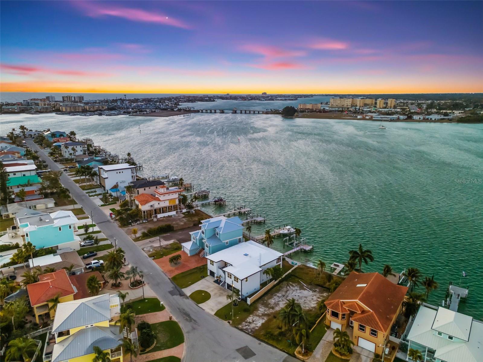 Listing photo id 59 for 850 Bay Point Drive