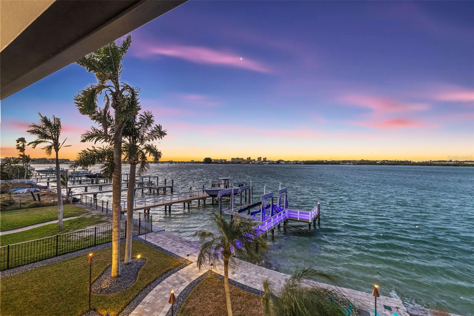 Listing photo id 62 for 850 Bay Point Drive