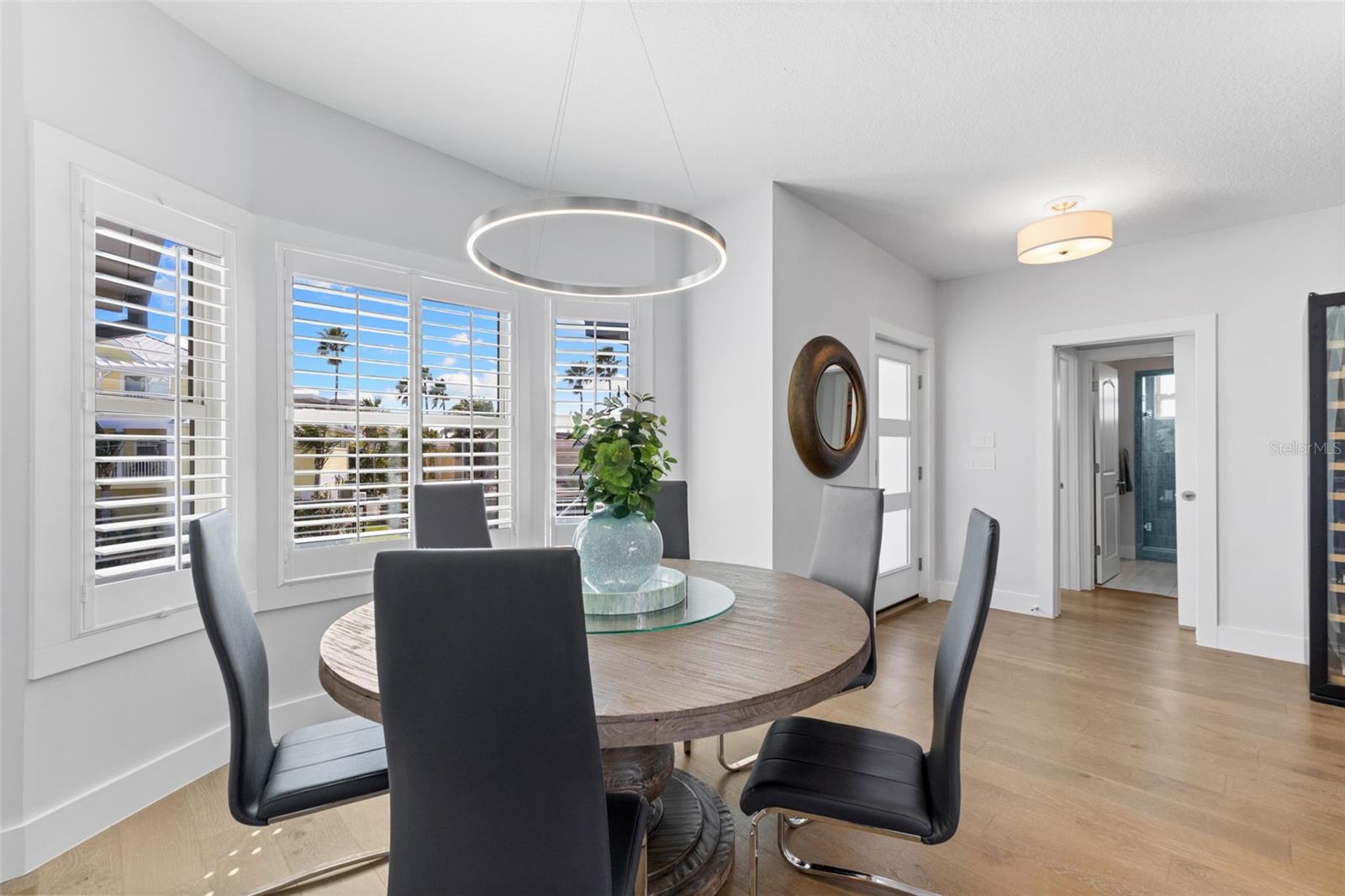 Listing photo id 5 for 850 Bay Point Drive