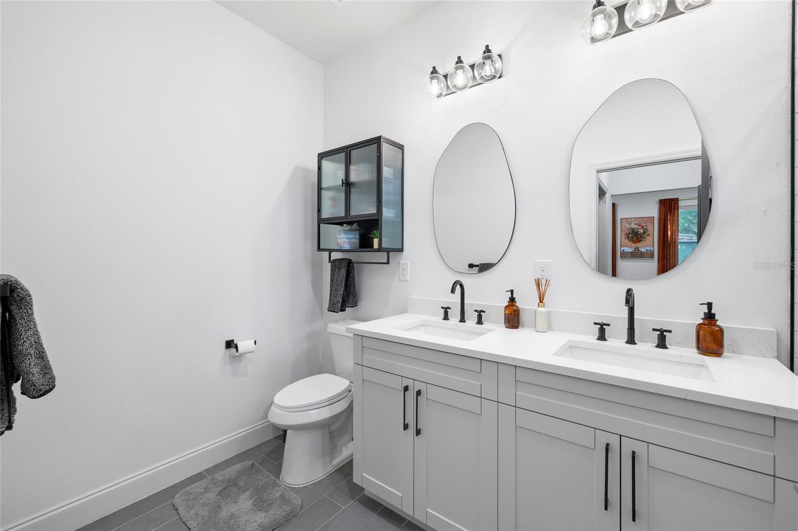 Image 19 of 33 For 6103 River Terrace