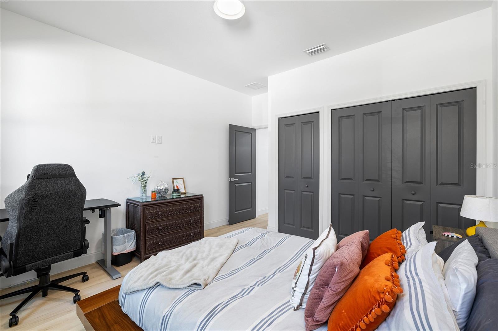 Image 26 of 33 For 6103 River Terrace