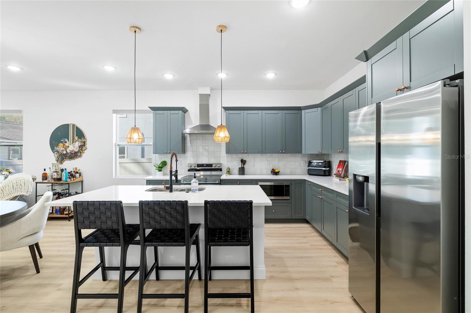 Image 8 of 33 For 6103 River Terrace