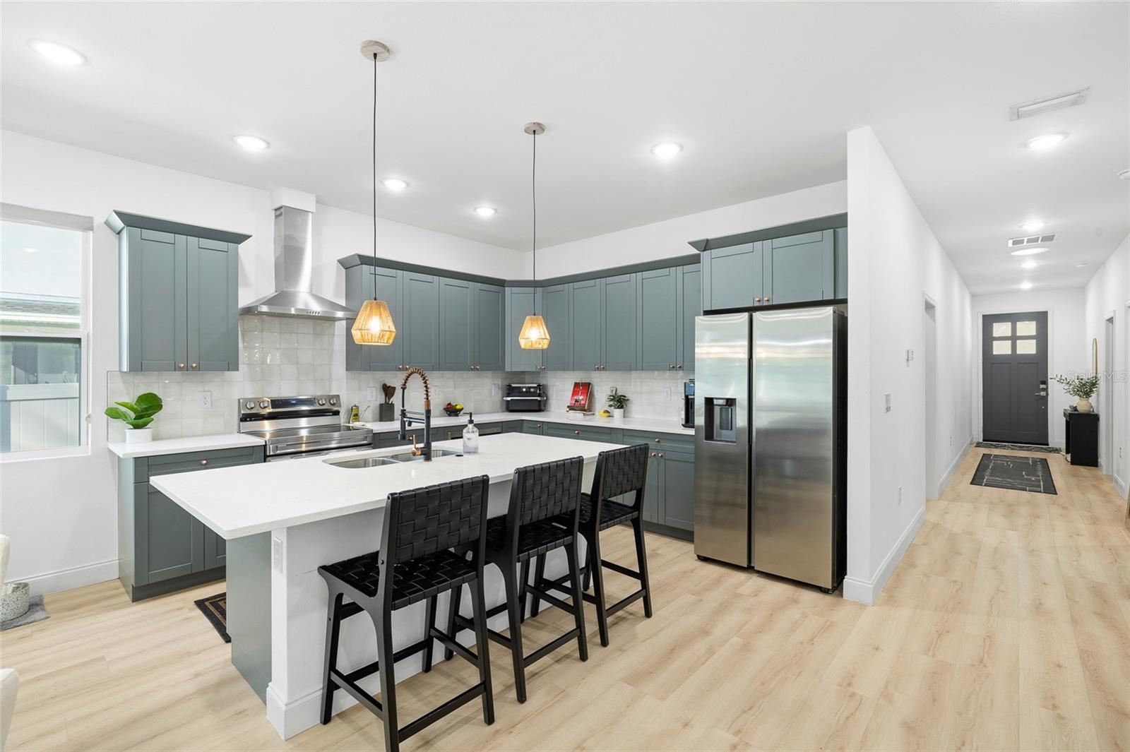 Image 9 of 33 For 6103 River Terrace