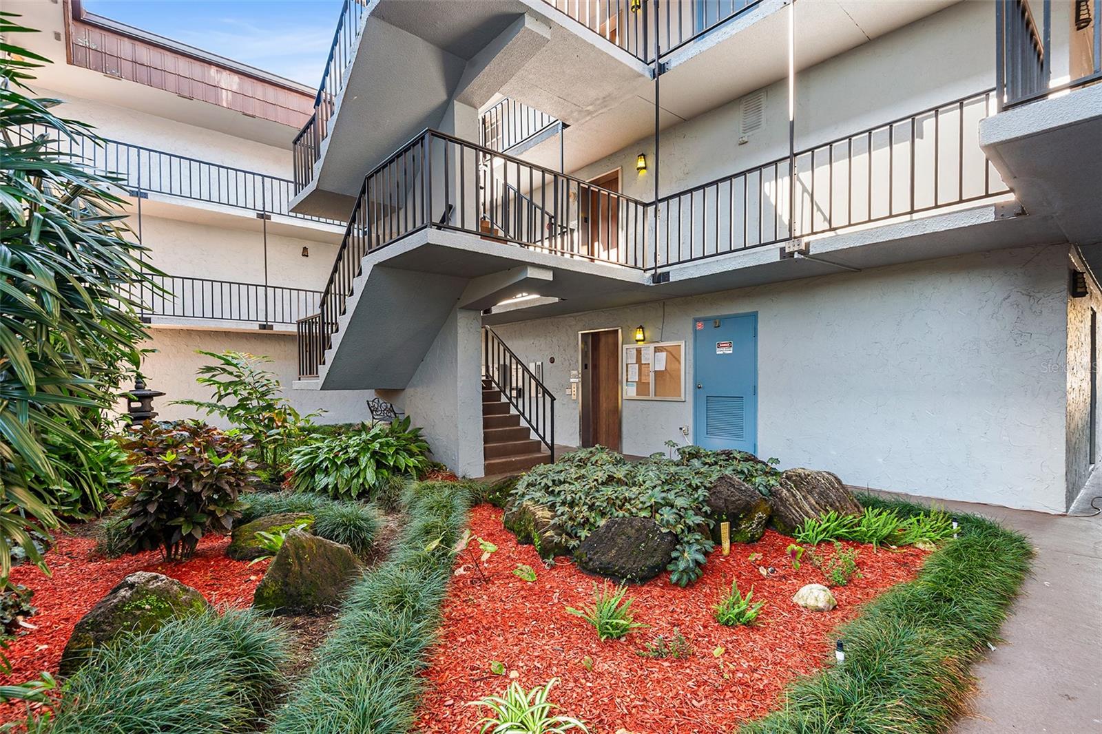 Details for 333 Lake Howard Drive Nw 211a, WINTER HAVEN, FL 33880