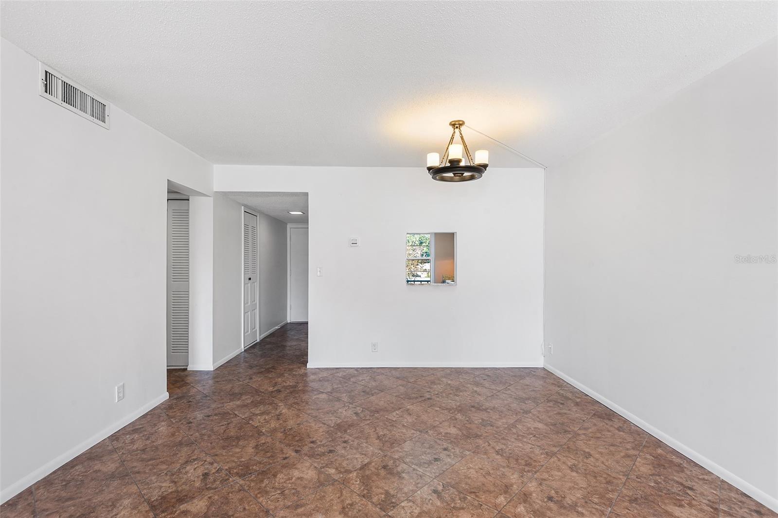 Image 15 of 38 For 333 Lake Howard Drive Nw 211a