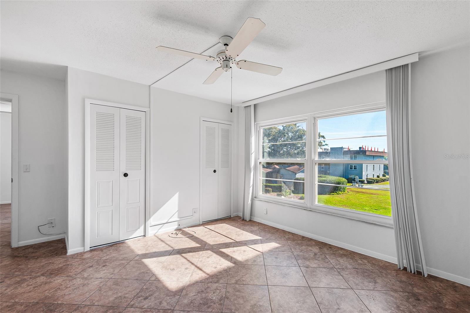 Image 19 of 38 For 333 Lake Howard Drive Nw 211a