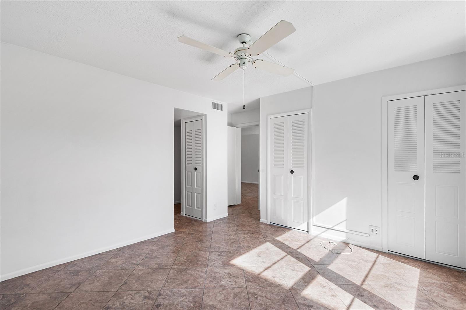 Image 20 of 38 For 333 Lake Howard Drive Nw 211a