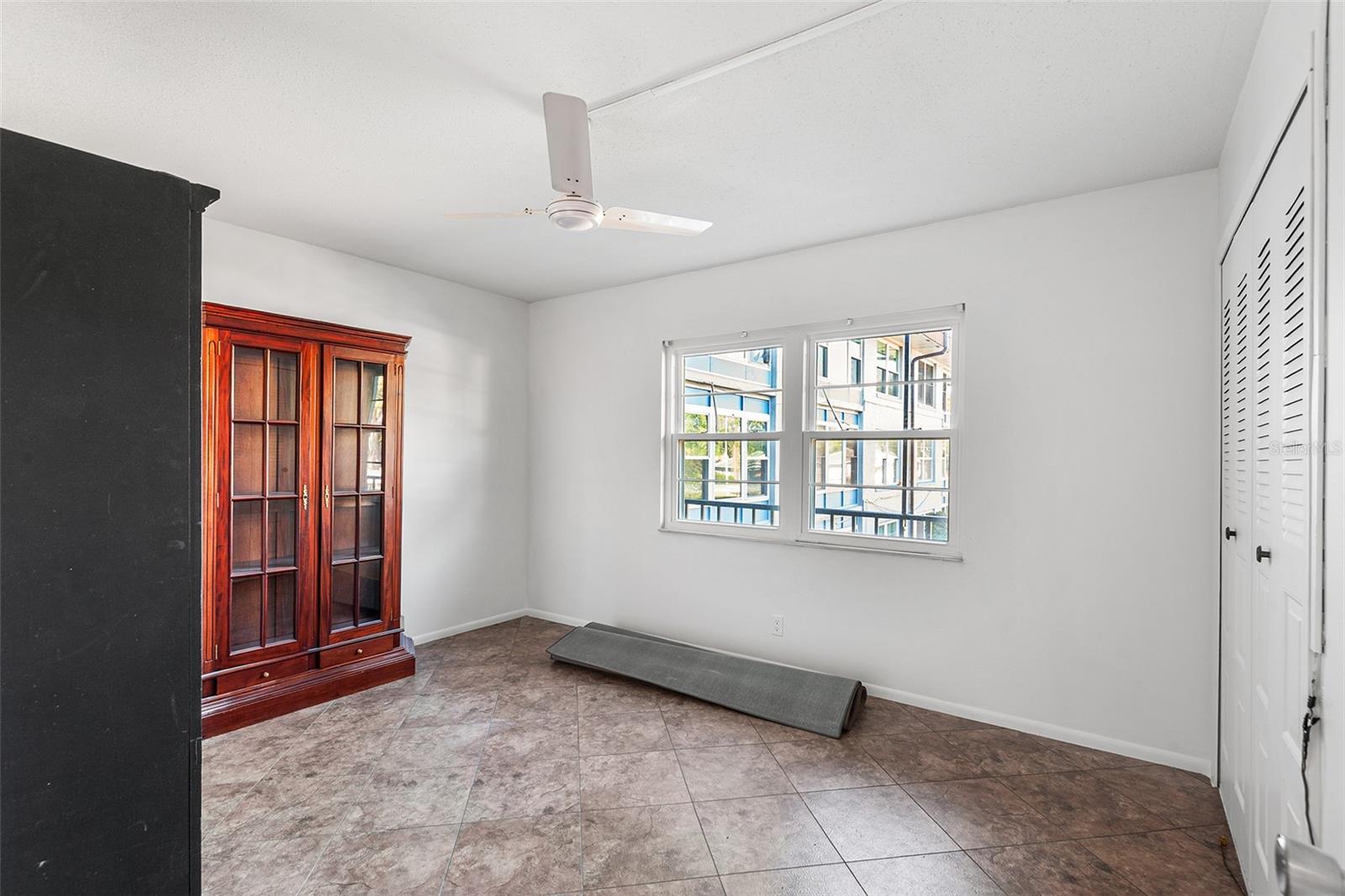 Image 24 of 38 For 333 Lake Howard Drive Nw 211a