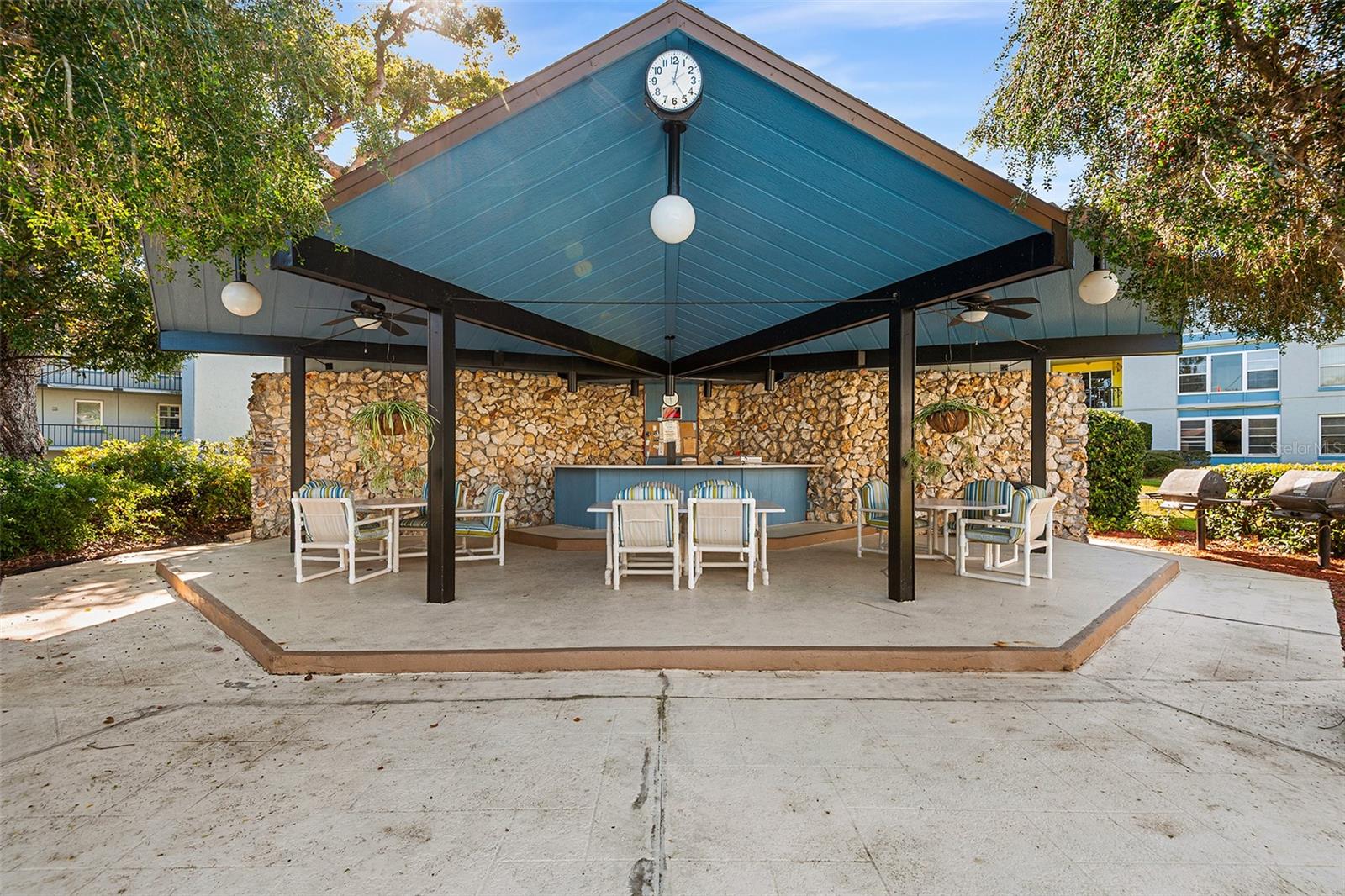 Image 30 of 38 For 333 Lake Howard Drive Nw 211a