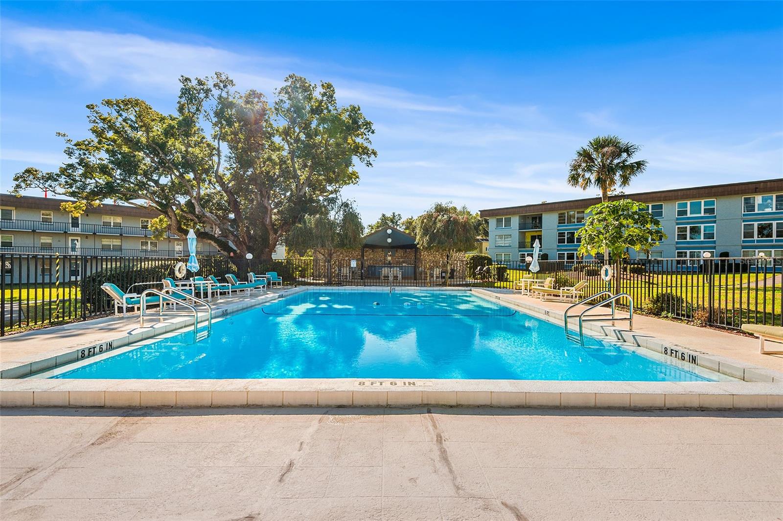 Image 32 of 38 For 333 Lake Howard Drive Nw 211a