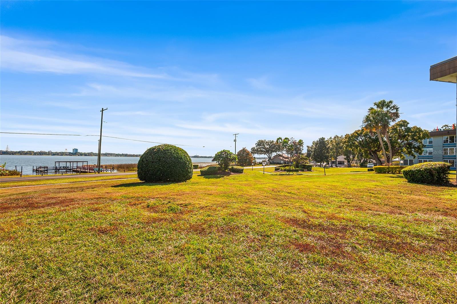 Image 34 of 38 For 333 Lake Howard Drive Nw 211a