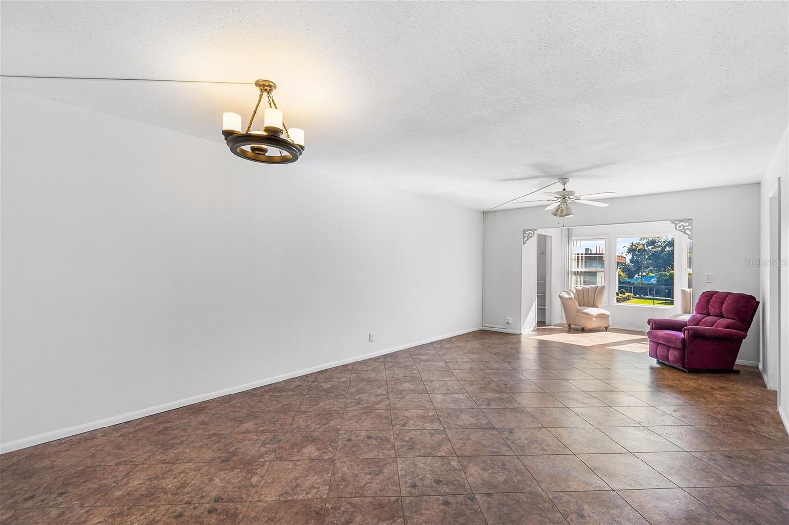 Image 6 of 38 For 333 Lake Howard Drive Nw 211a