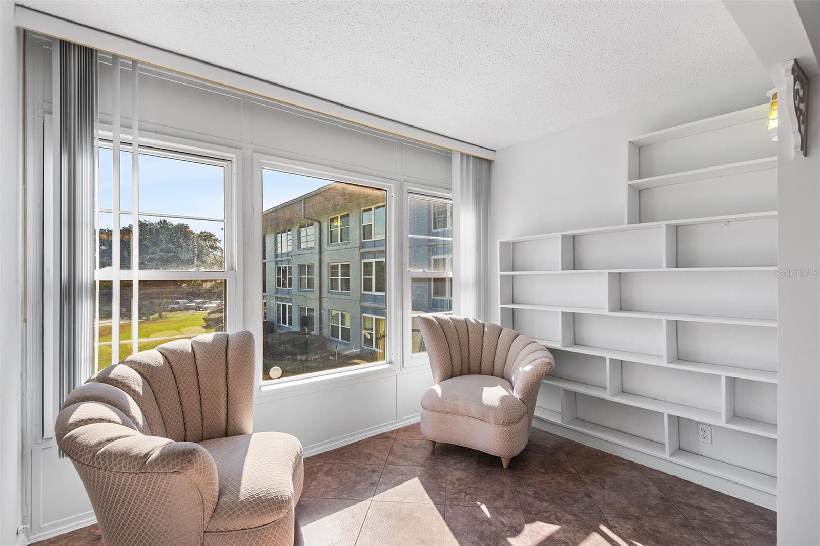 Image 7 of 38 For 333 Lake Howard Drive Nw 211a