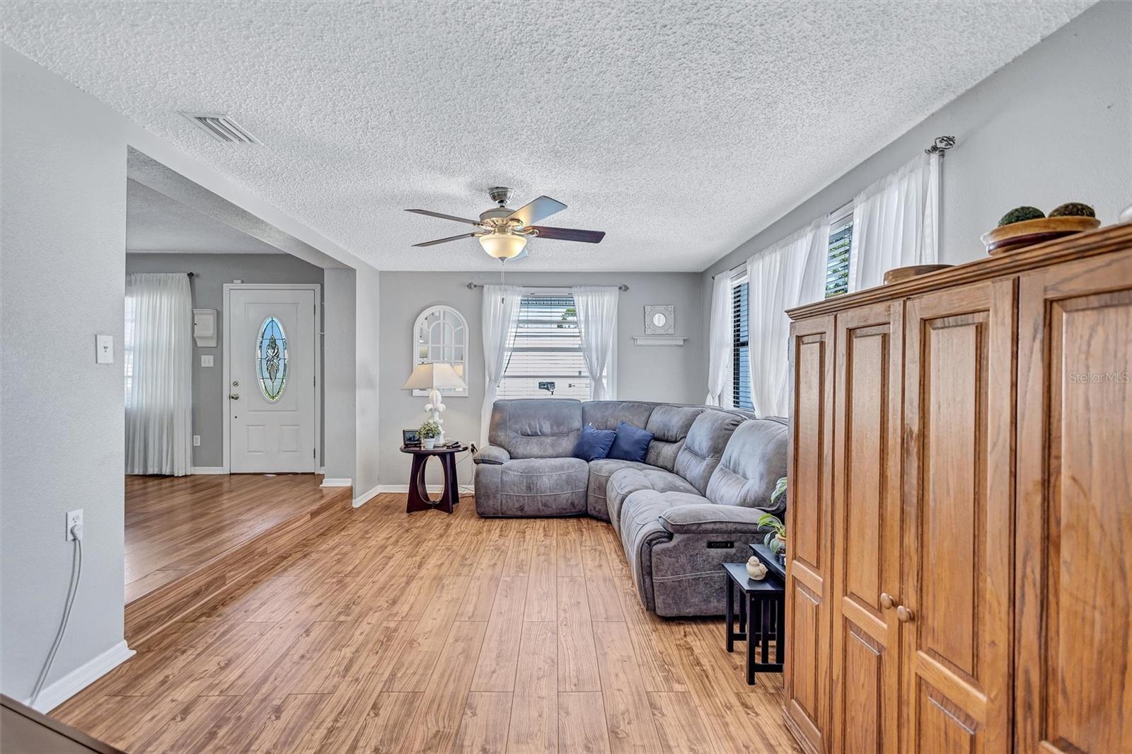 Image 10 of 53 For 3306 Wallace Avenue