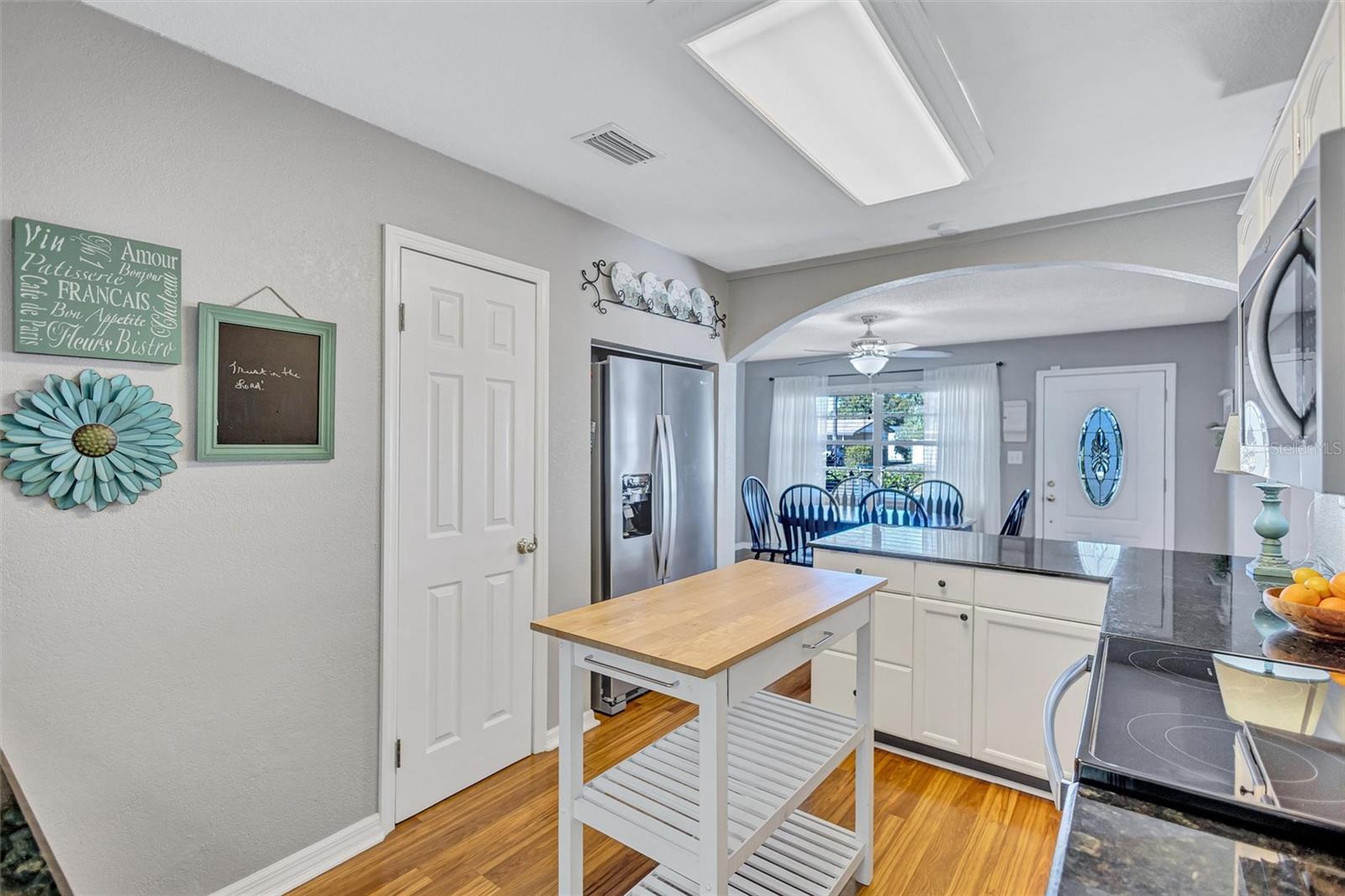 Image 17 of 53 For 3306 Wallace Avenue