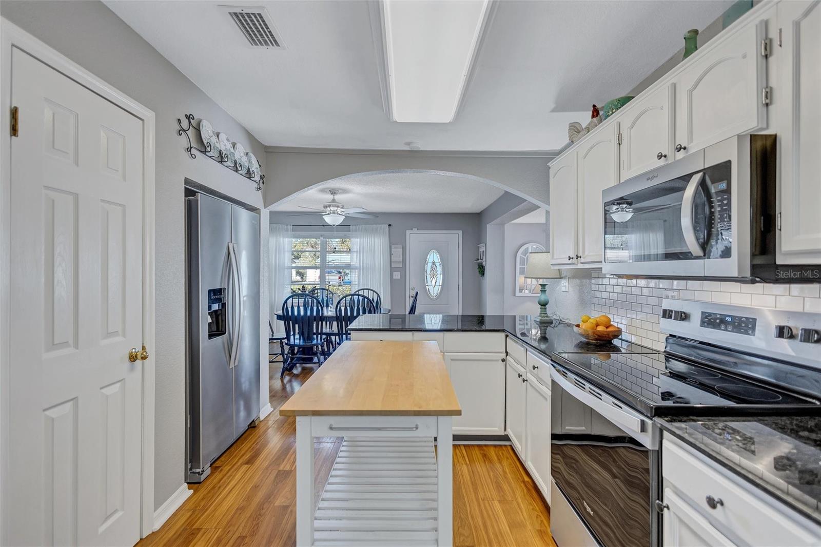 Image 18 of 53 For 3306 Wallace Avenue