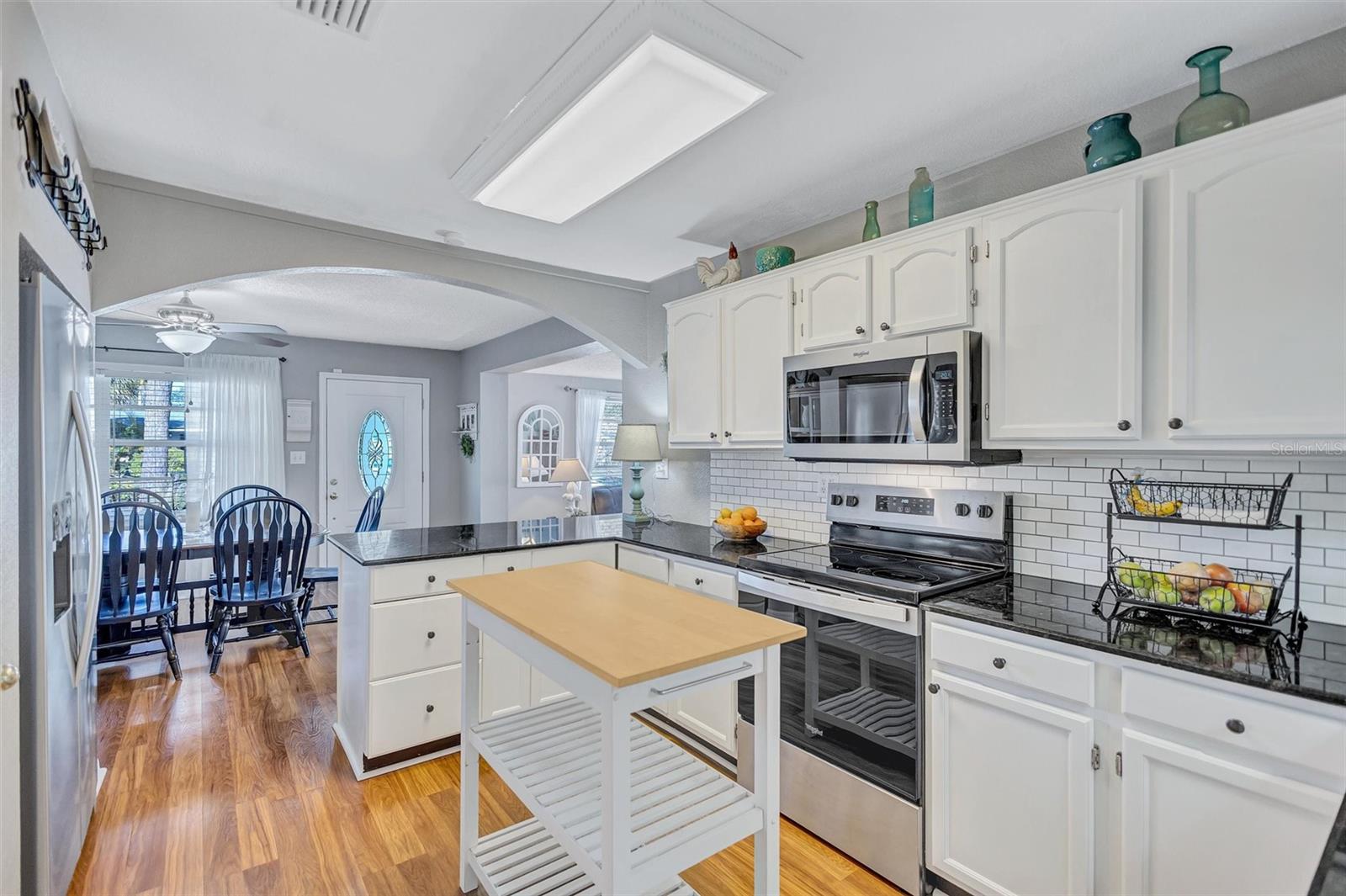 Image 19 of 53 For 3306 Wallace Avenue