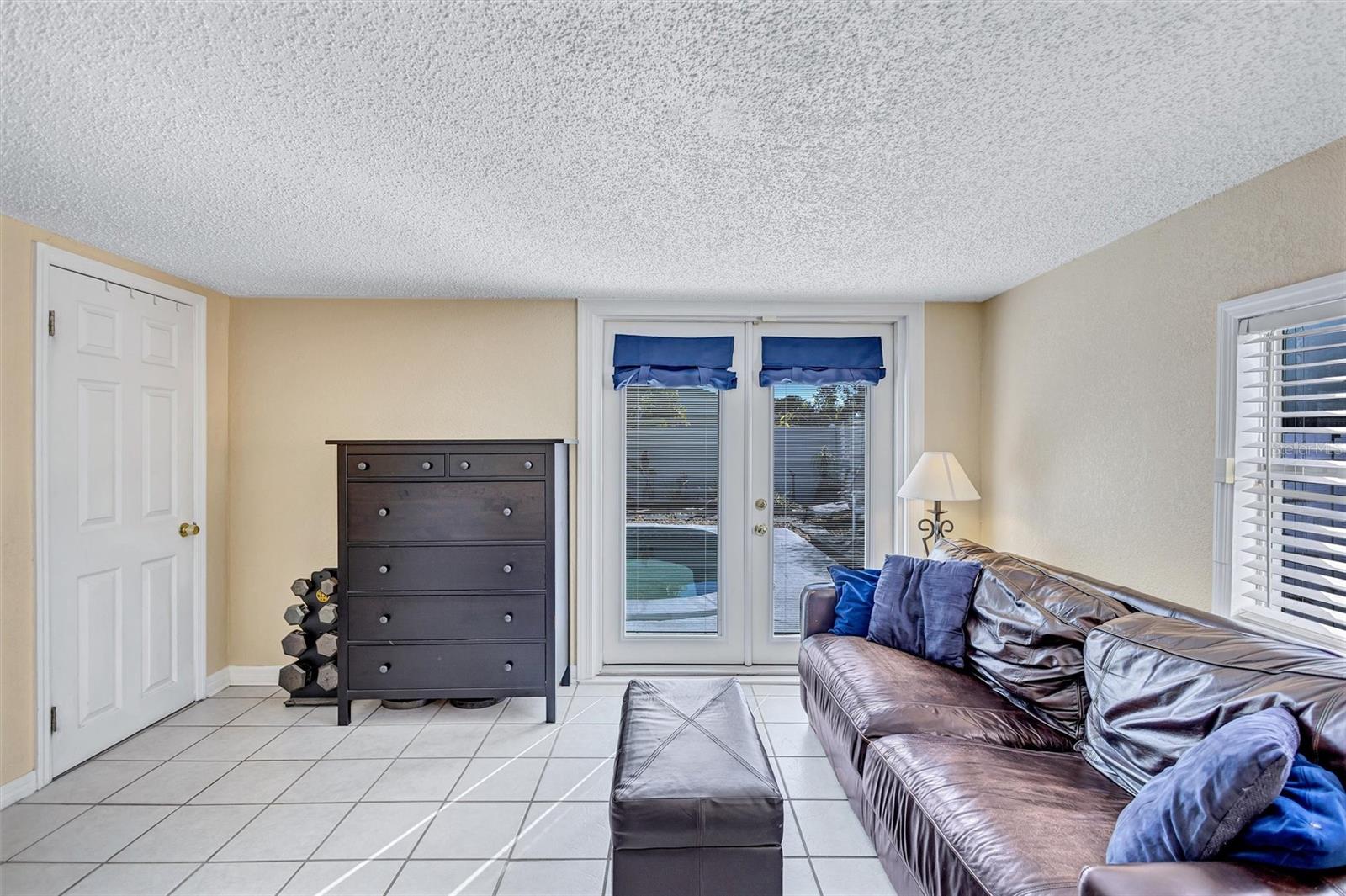 Image 22 of 53 For 3306 Wallace Avenue