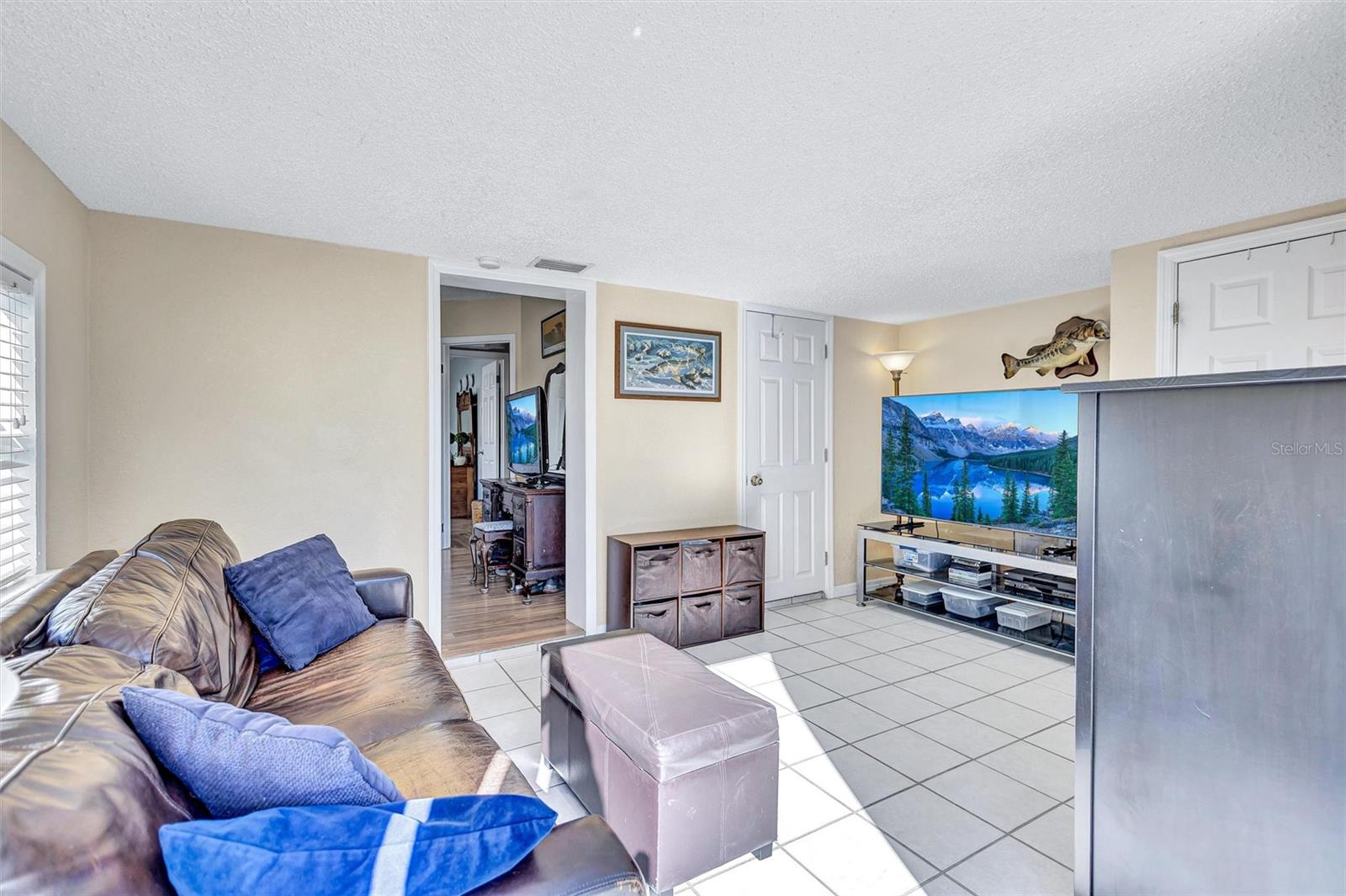 Image 23 of 53 For 3306 Wallace Avenue