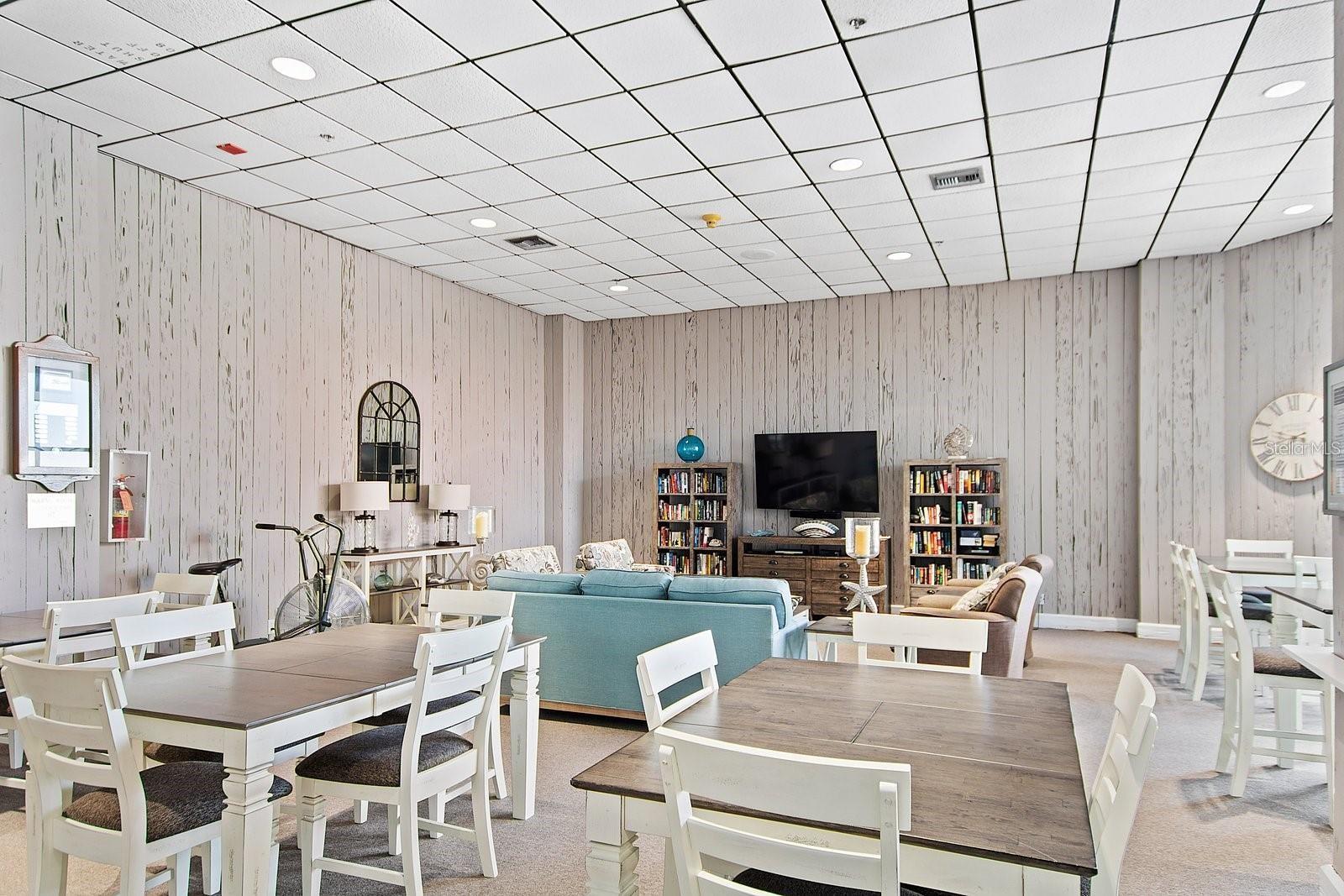 Image 33 of 37 For 6265 Sun Boulevard 805