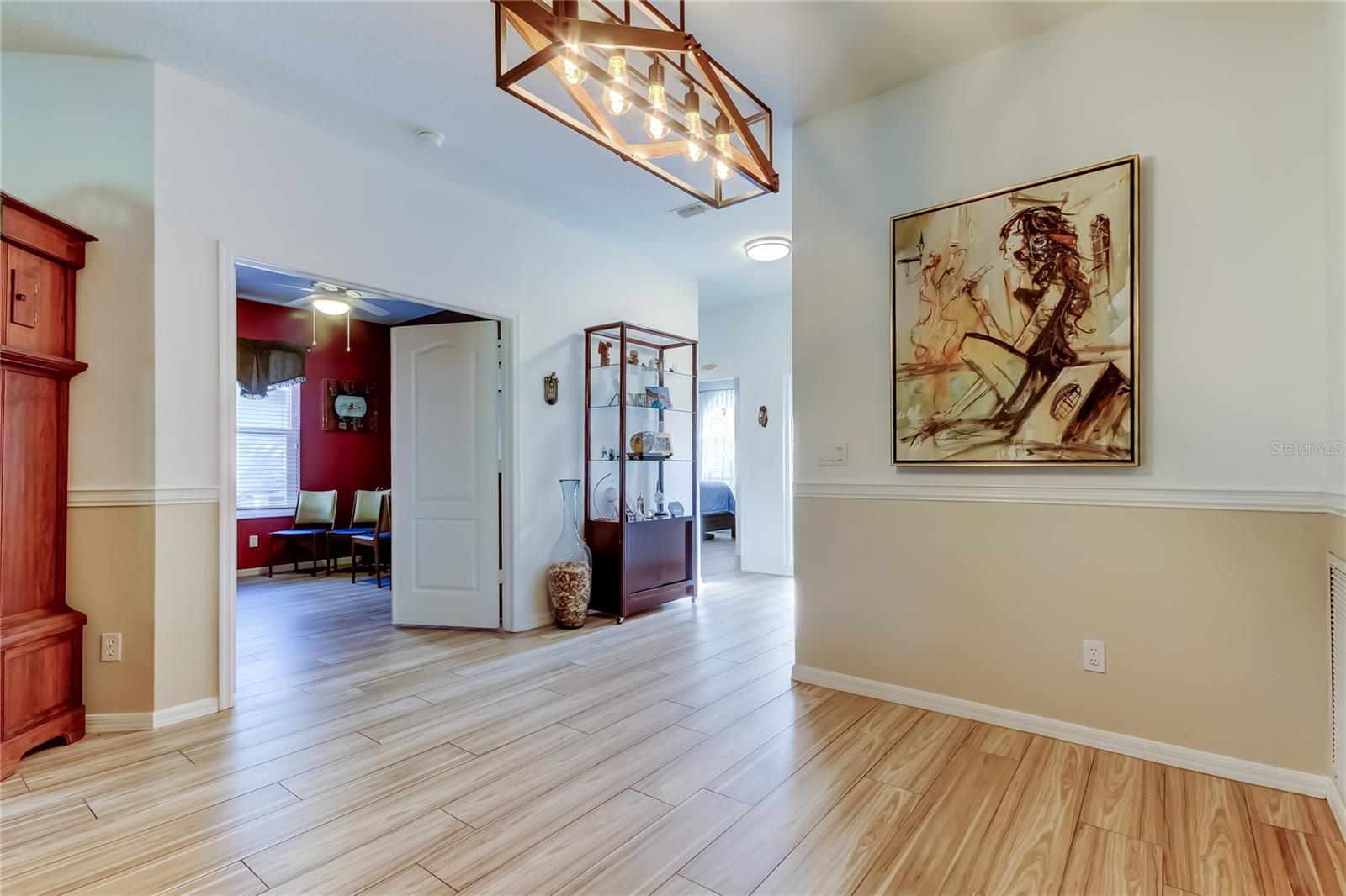 Listing photo id 14 for 11923 Derbyshire Drive