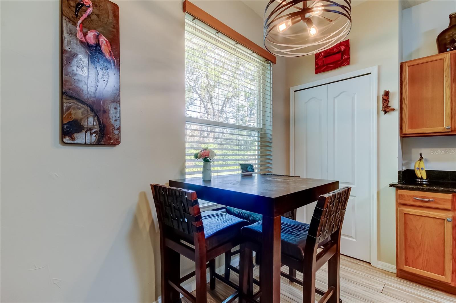 Listing photo id 19 for 11923 Derbyshire Drive