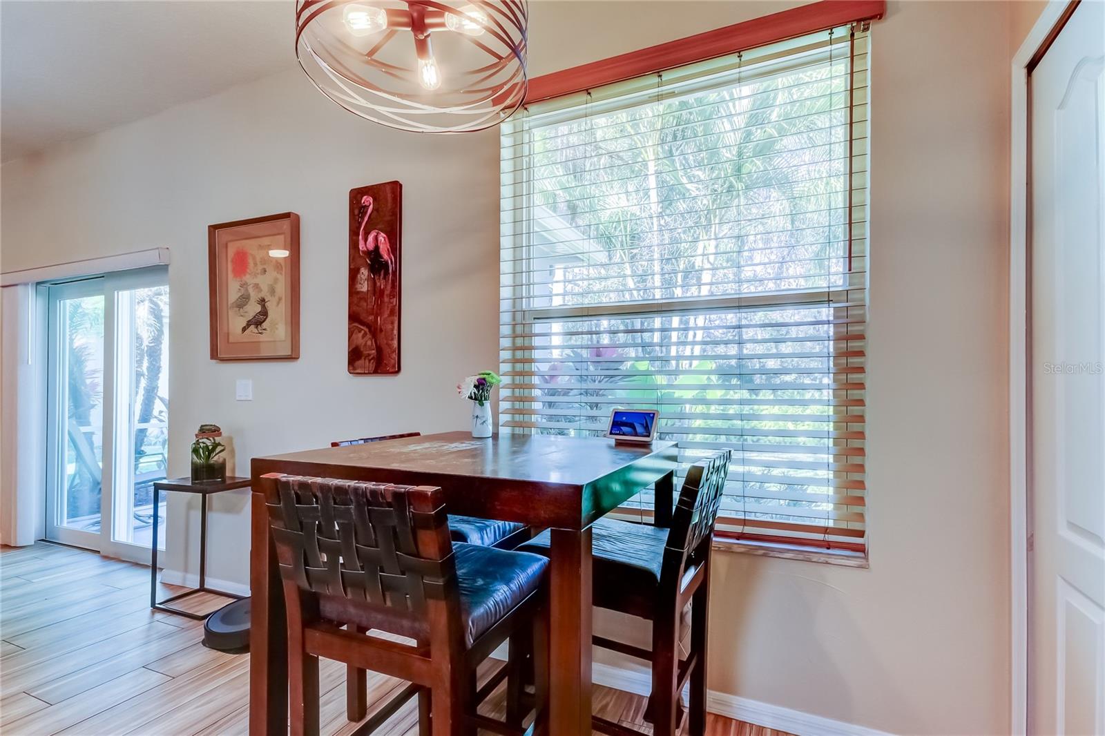 Listing photo id 20 for 11923 Derbyshire Drive