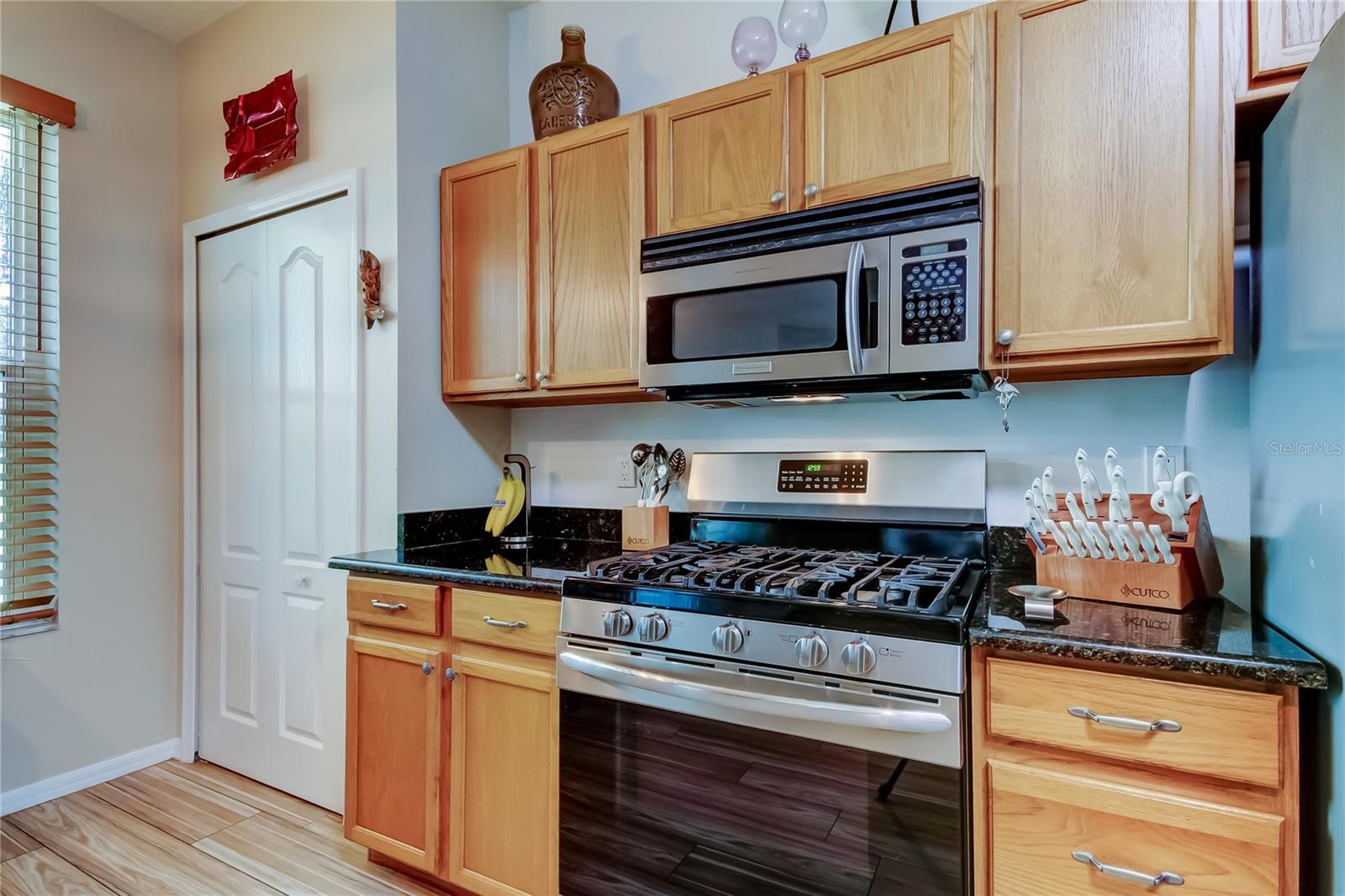 Listing photo id 23 for 11923 Derbyshire Drive