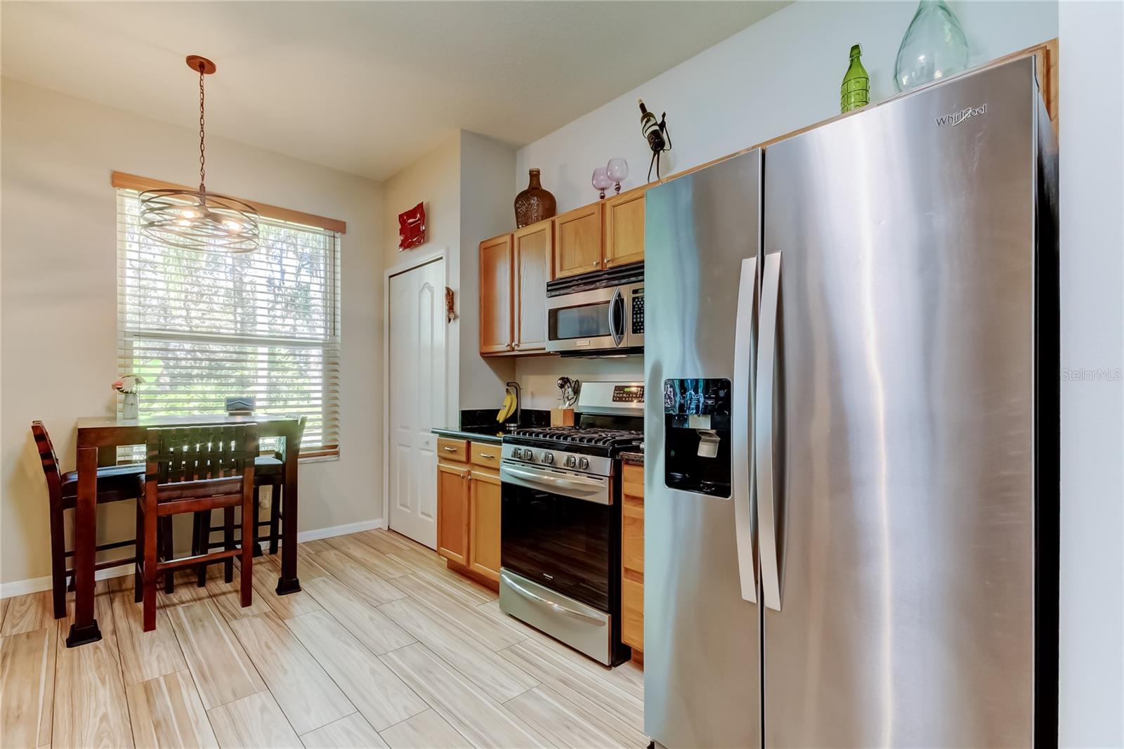 Listing photo id 24 for 11923 Derbyshire Drive