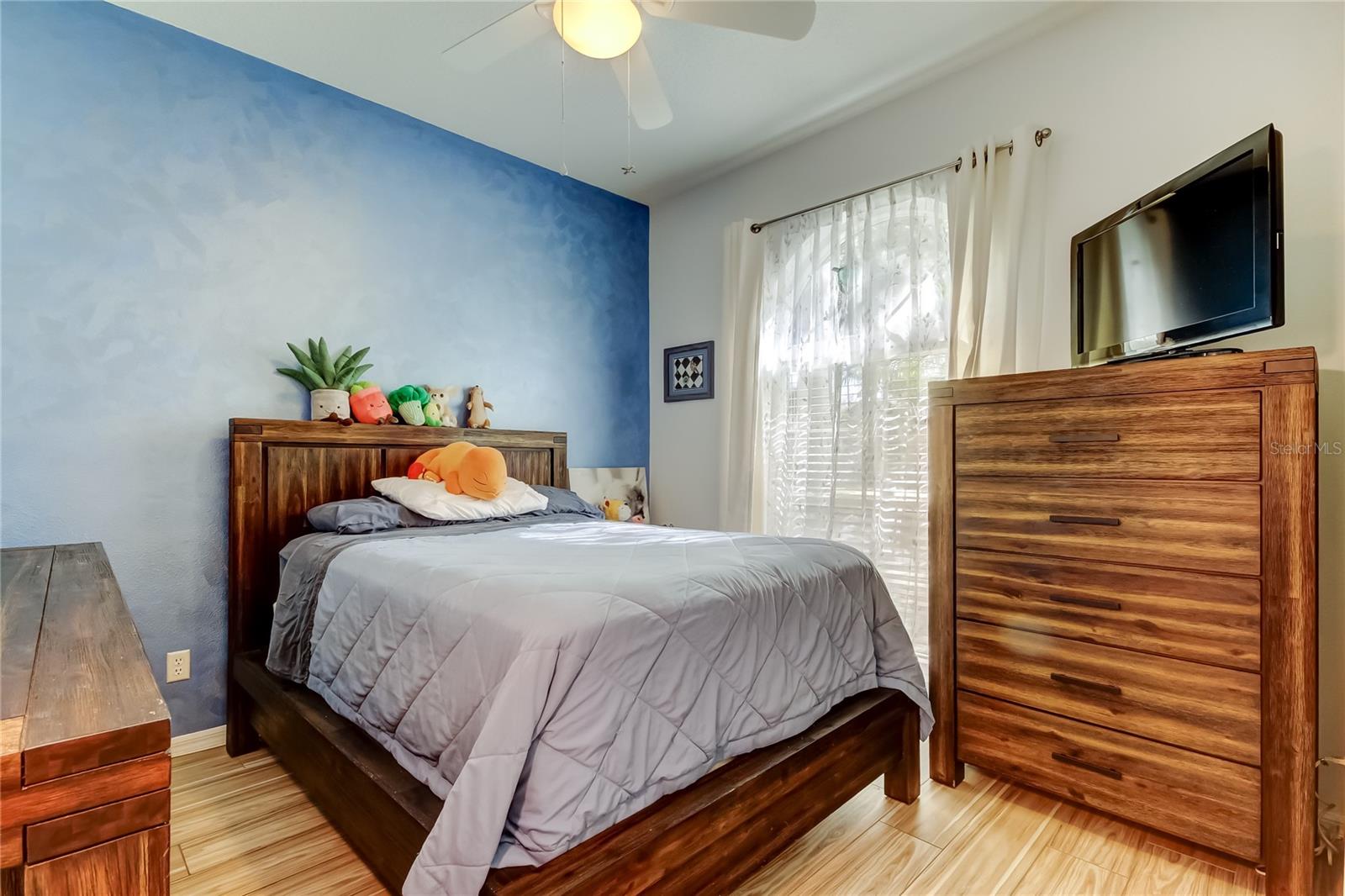 Listing photo id 26 for 11923 Derbyshire Drive