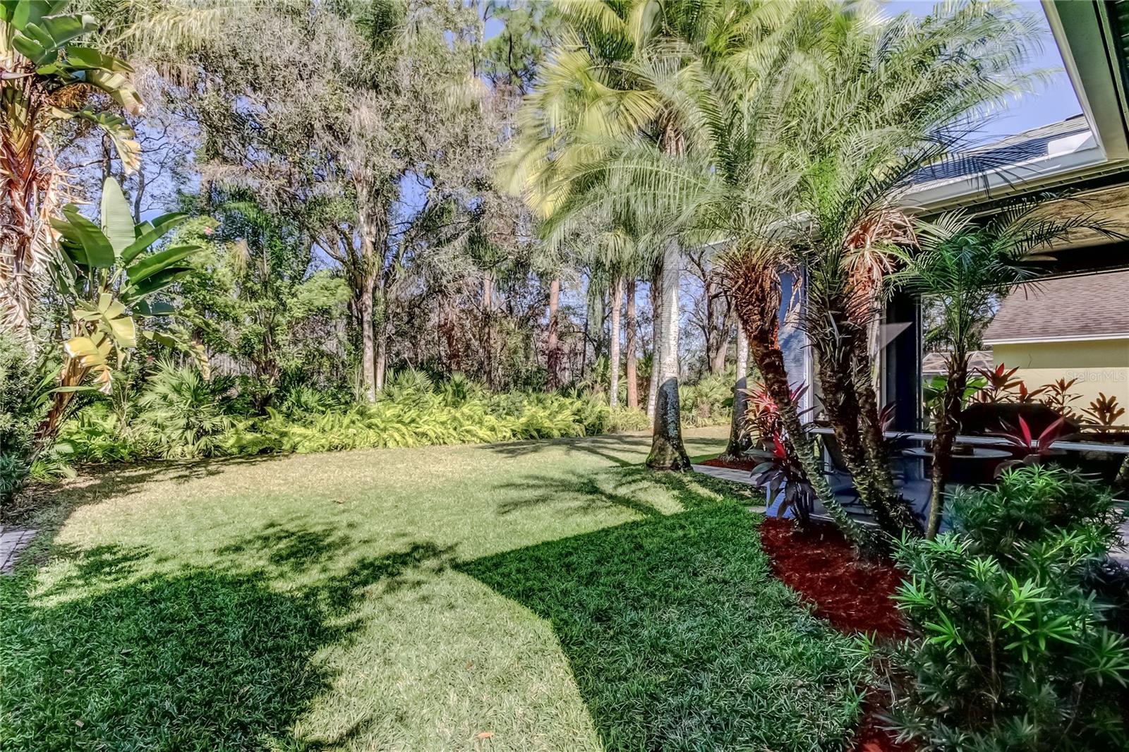 Listing photo id 5 for 11923 Derbyshire Drive