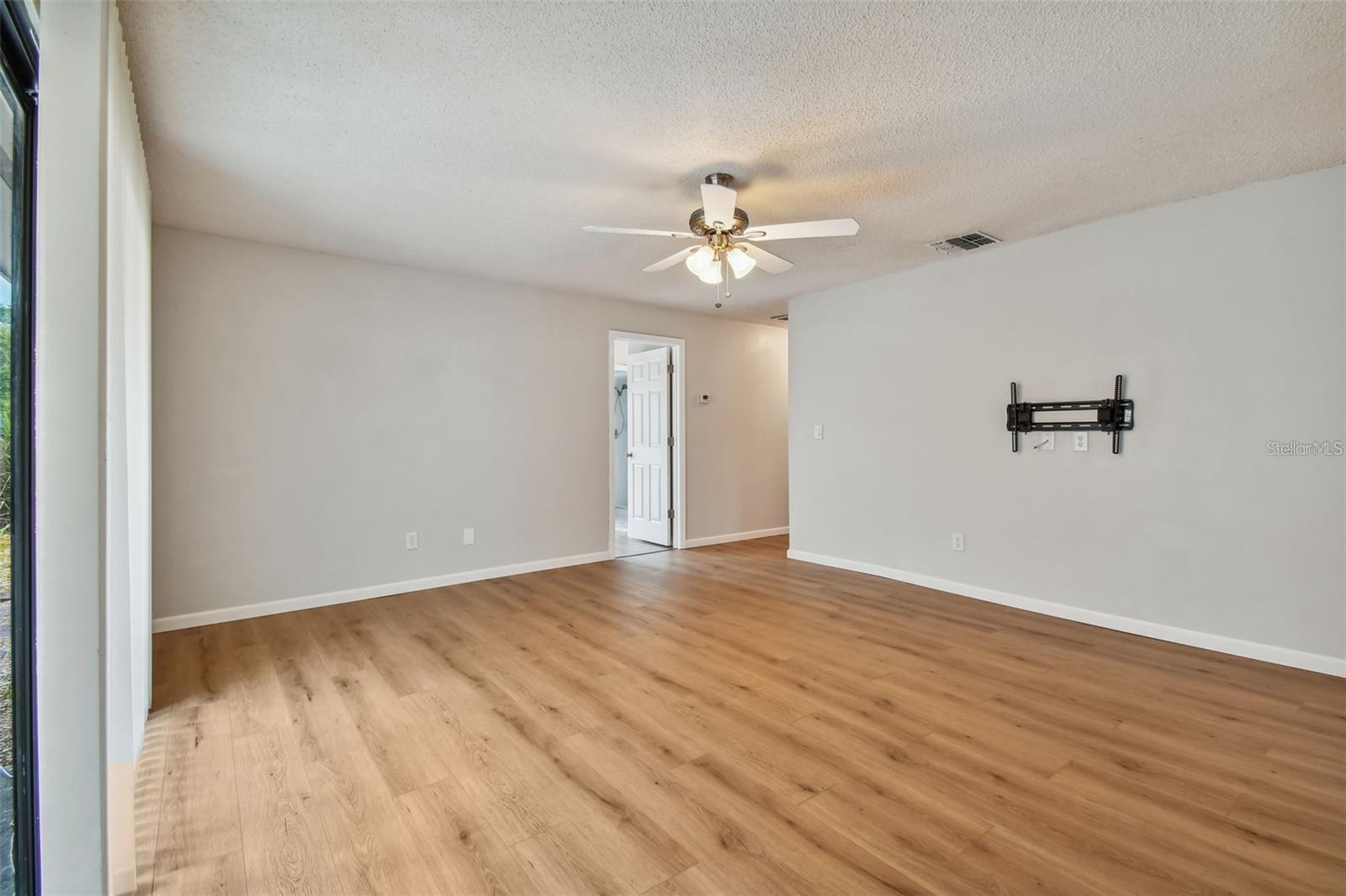 Image 16 of 34 For 2853 Whispering Drive N