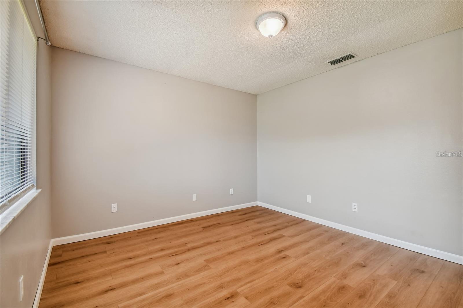 Image 24 of 34 For 2853 Whispering Drive N