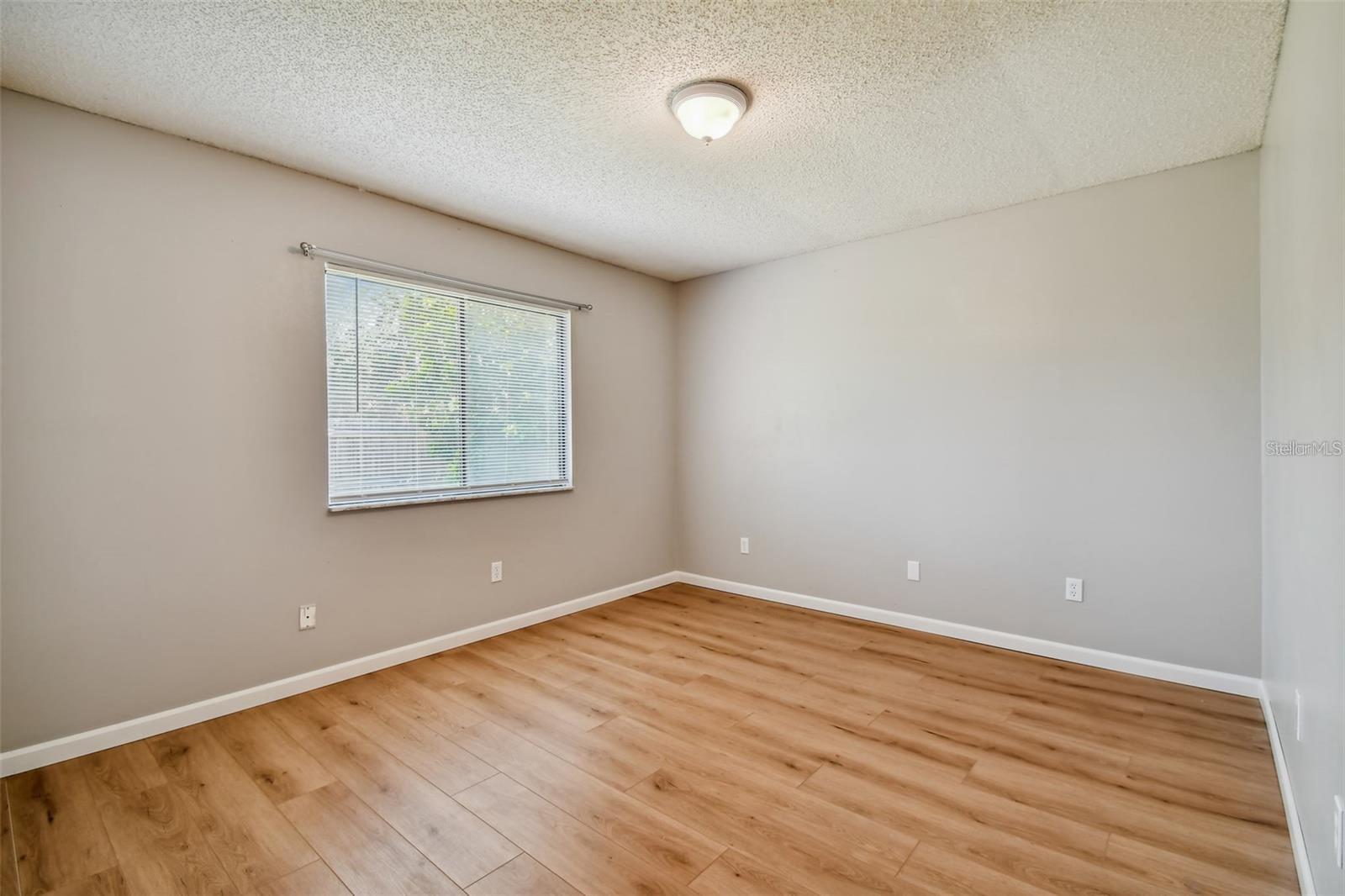 Image 25 of 34 For 2853 Whispering Drive N